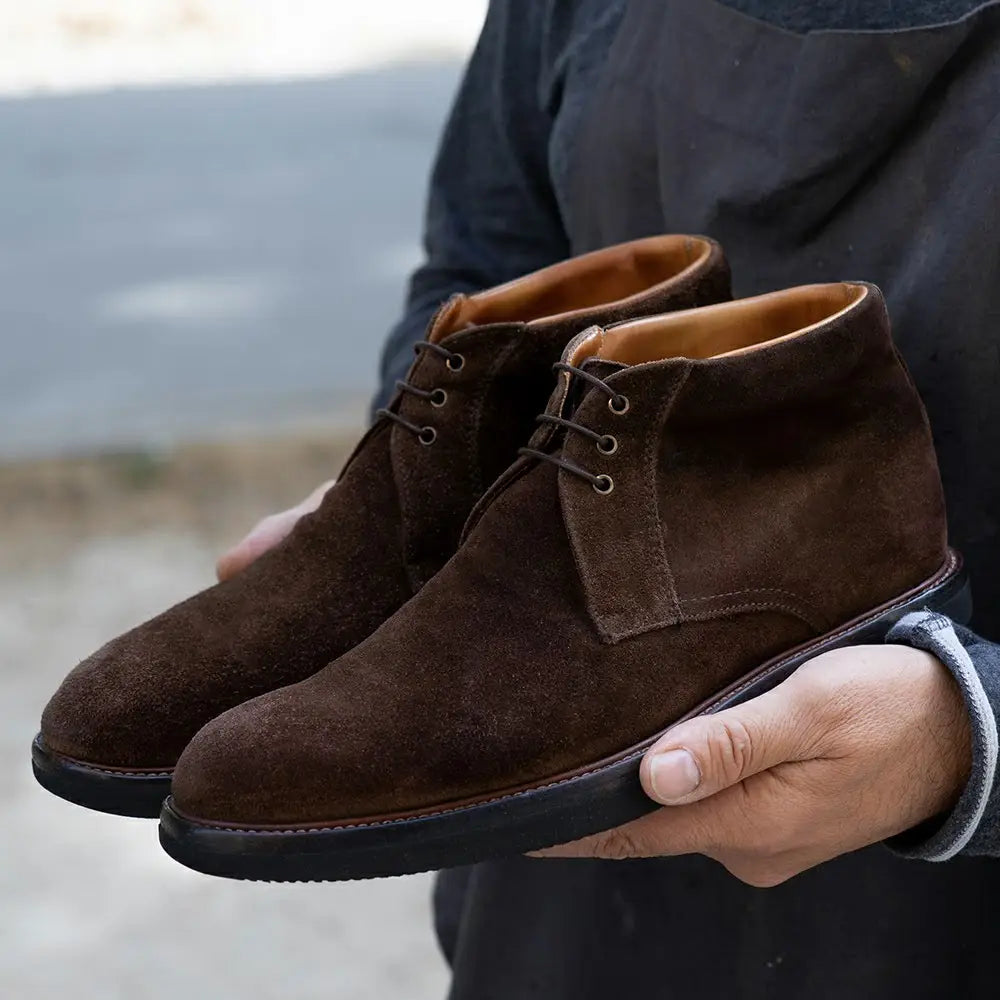 Comment entretenir chaussures et maroquinerie en daim ?