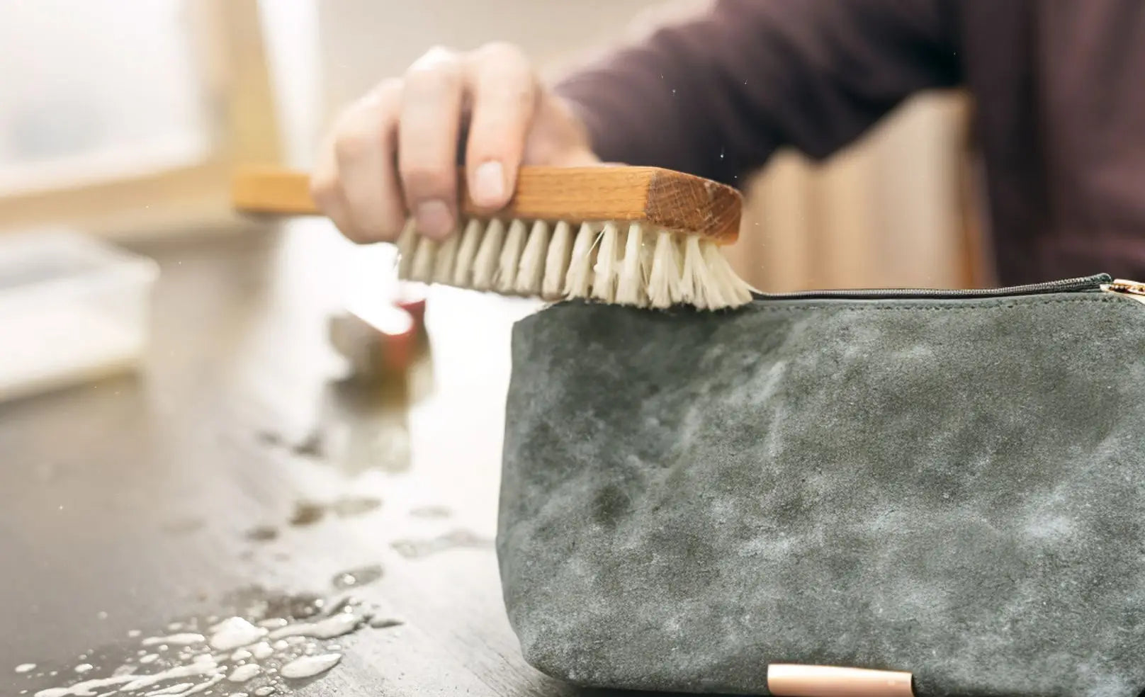 Produits pour nettoyer sac et veste