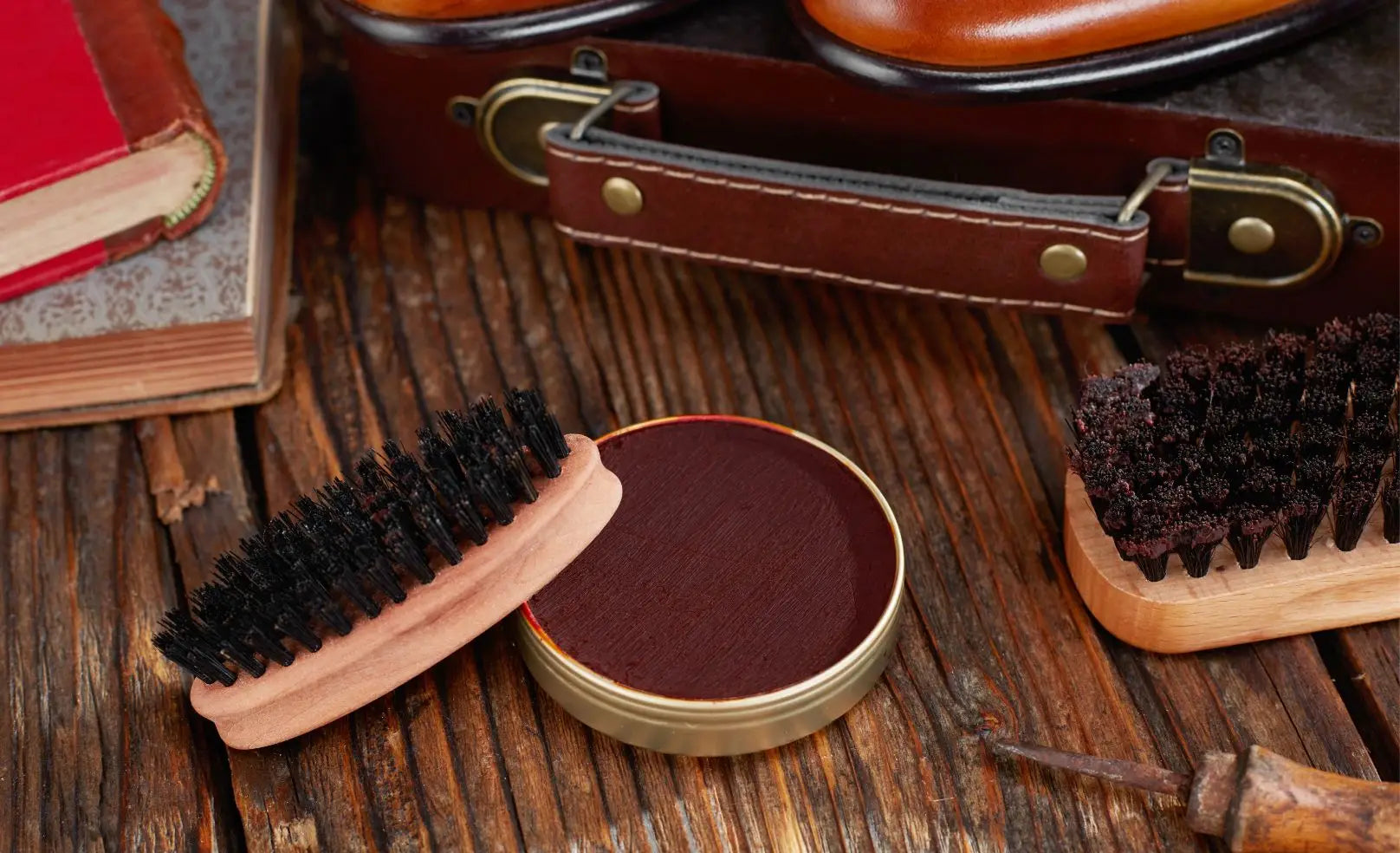 Produits d’entretien pour les cuirs gras