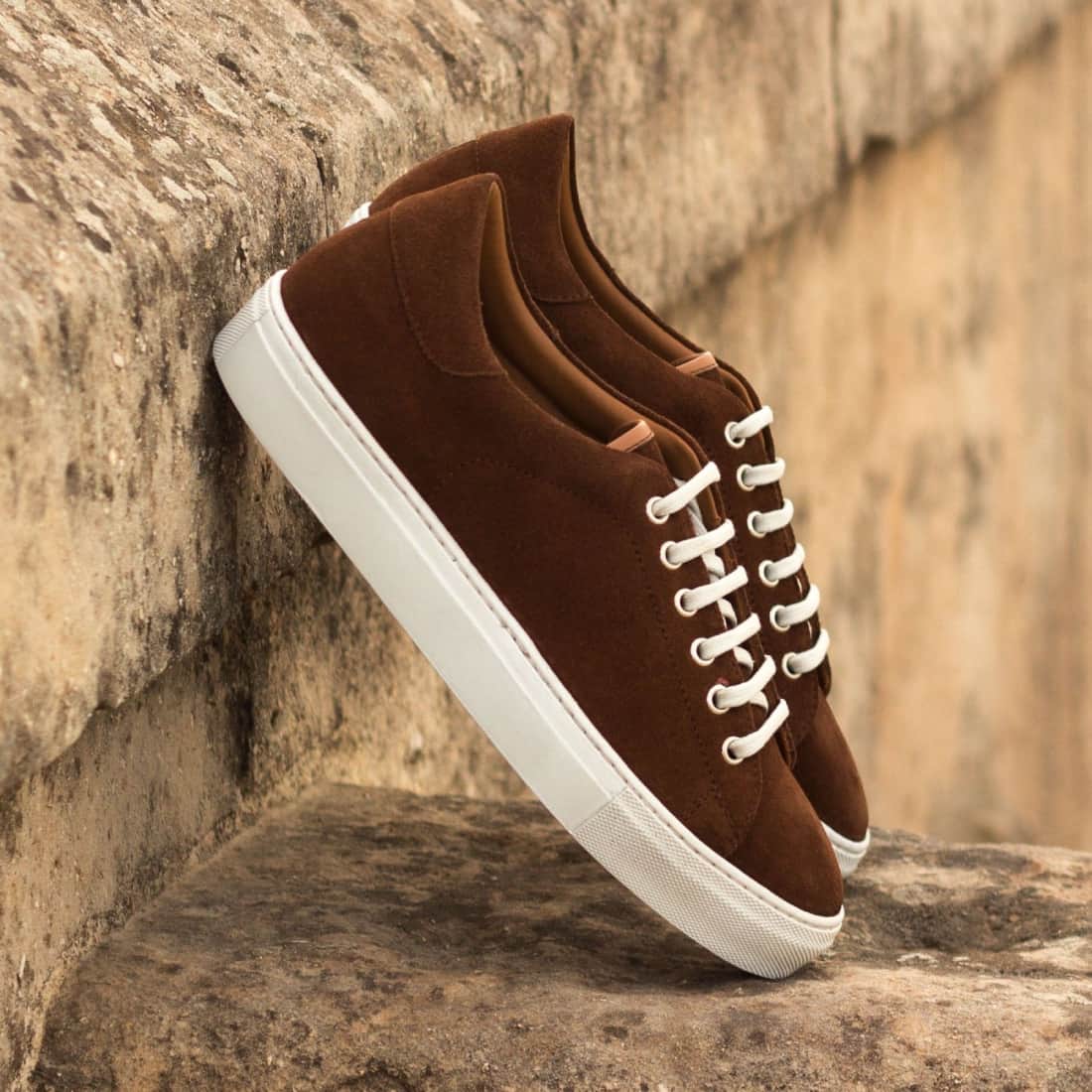 Sneakers Jersey en daim marron - Semelles Blanches