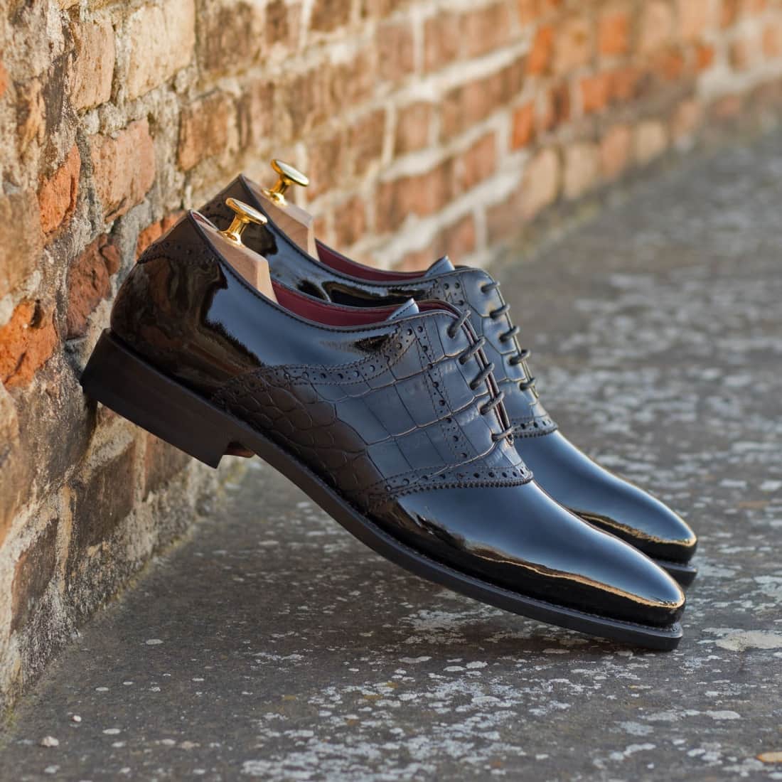 Richelieu Saddle en cuir vernis et croco noir - Chaussures