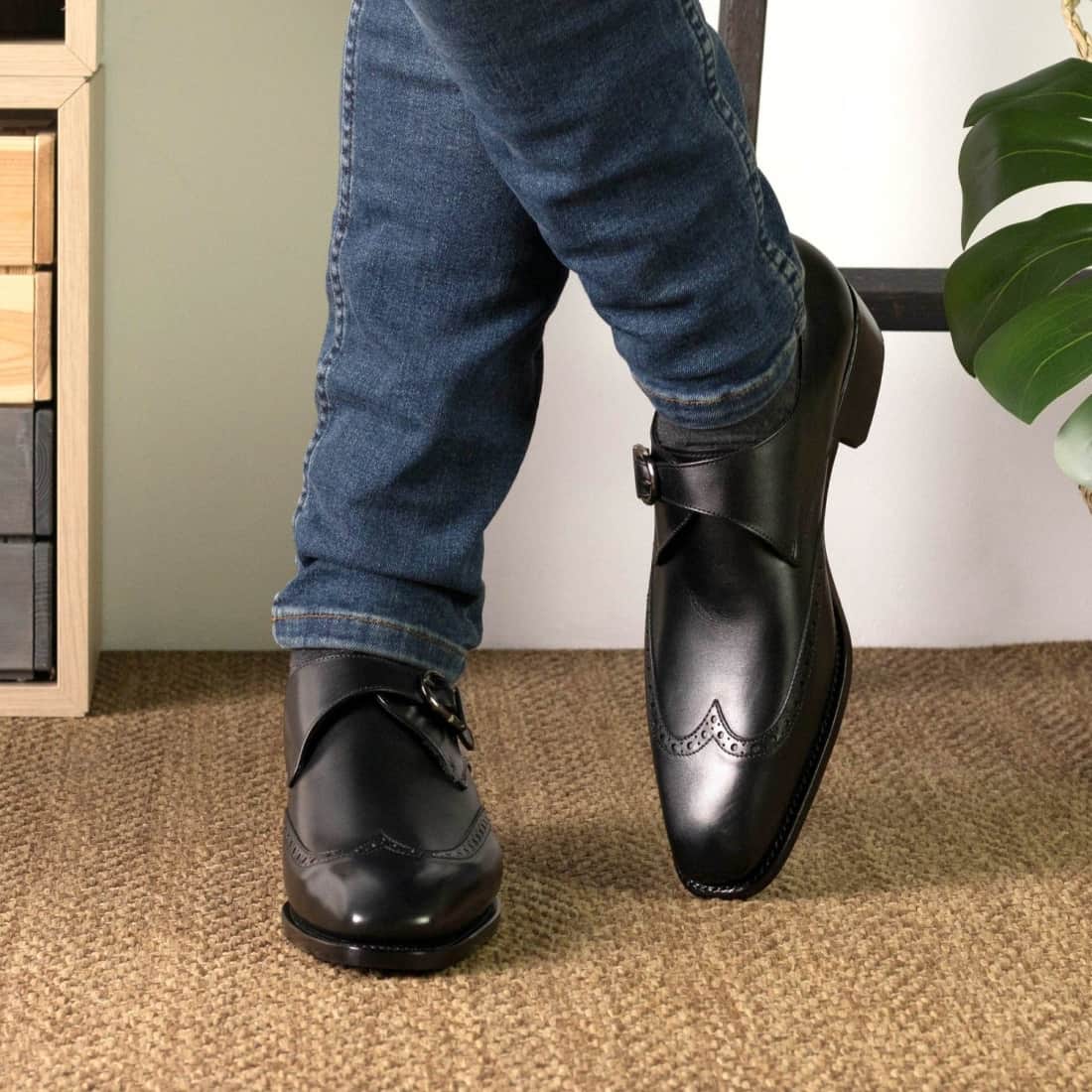 Chaussure à boucle bout fleuri en cuir noir - Chaussures