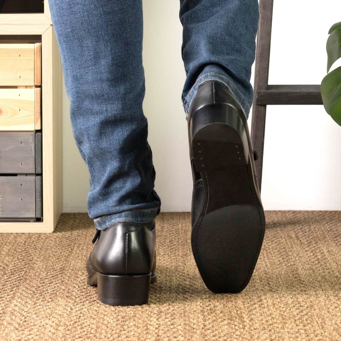 Chaussure à boucle bout fleuri en cuir noir - Chaussures