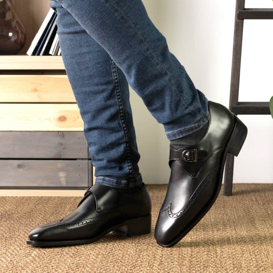 Chaussure à boucle bout fleuri en cuir noir - Chaussures