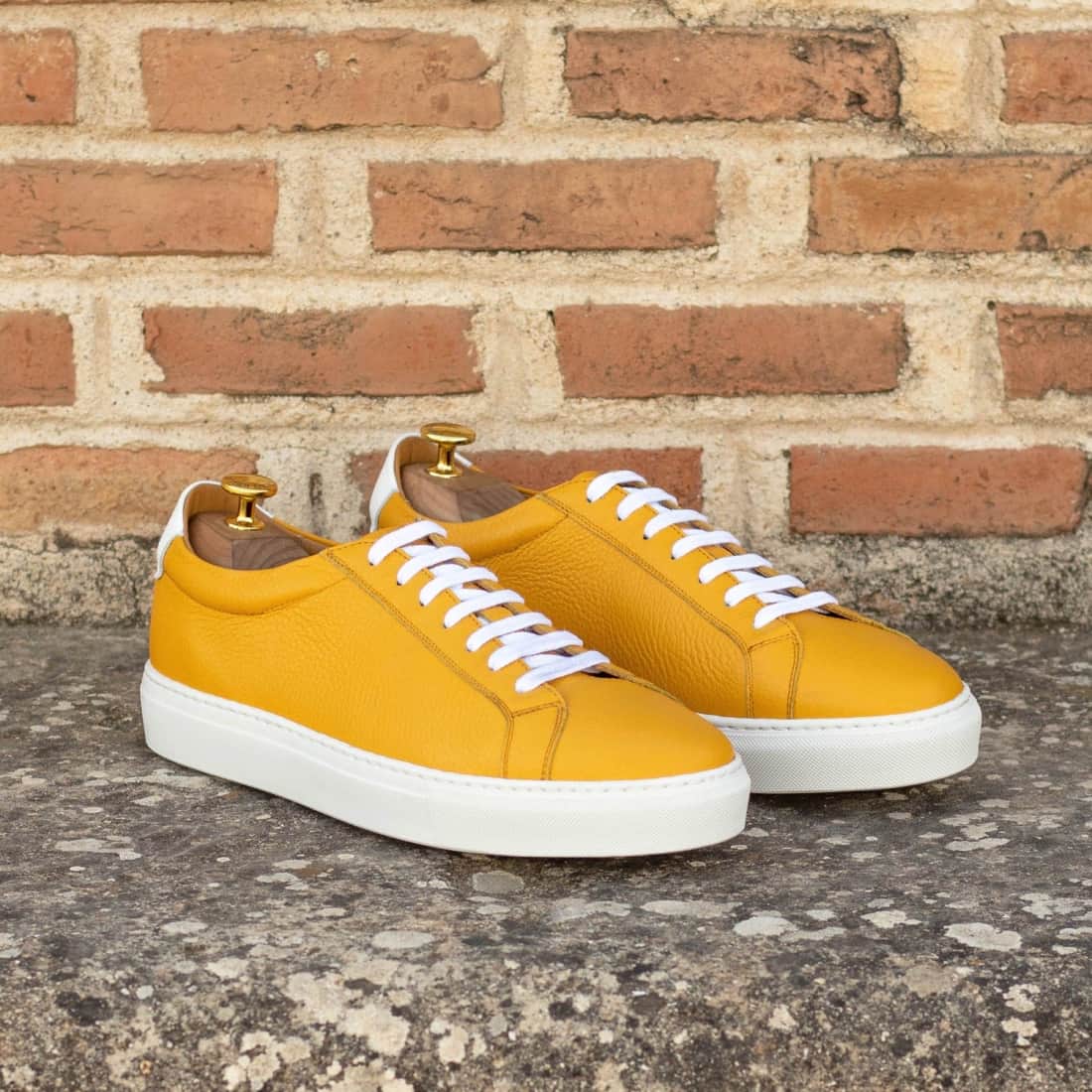 Sneakers Jersey en cuir grainé jaune - Semelles Blanches