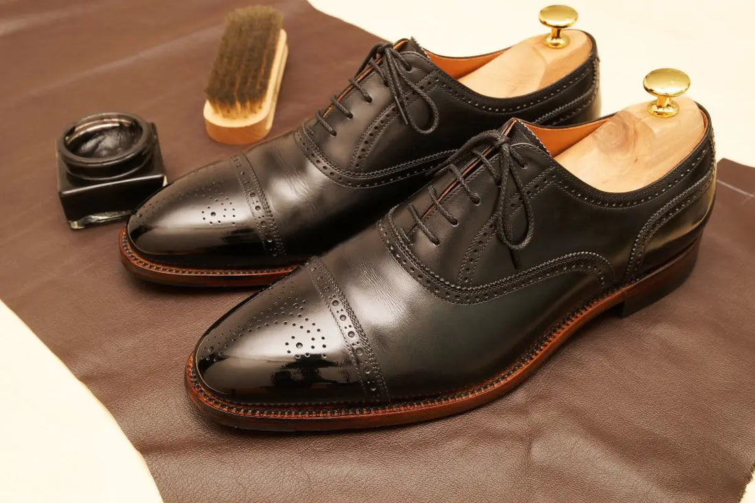 Comment glaçer ses chaussures en cuir ? Effet miroir garanti !