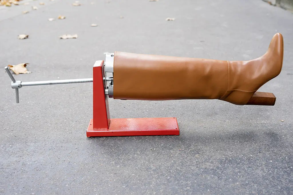 Elargir des bottes en cuir au mollet