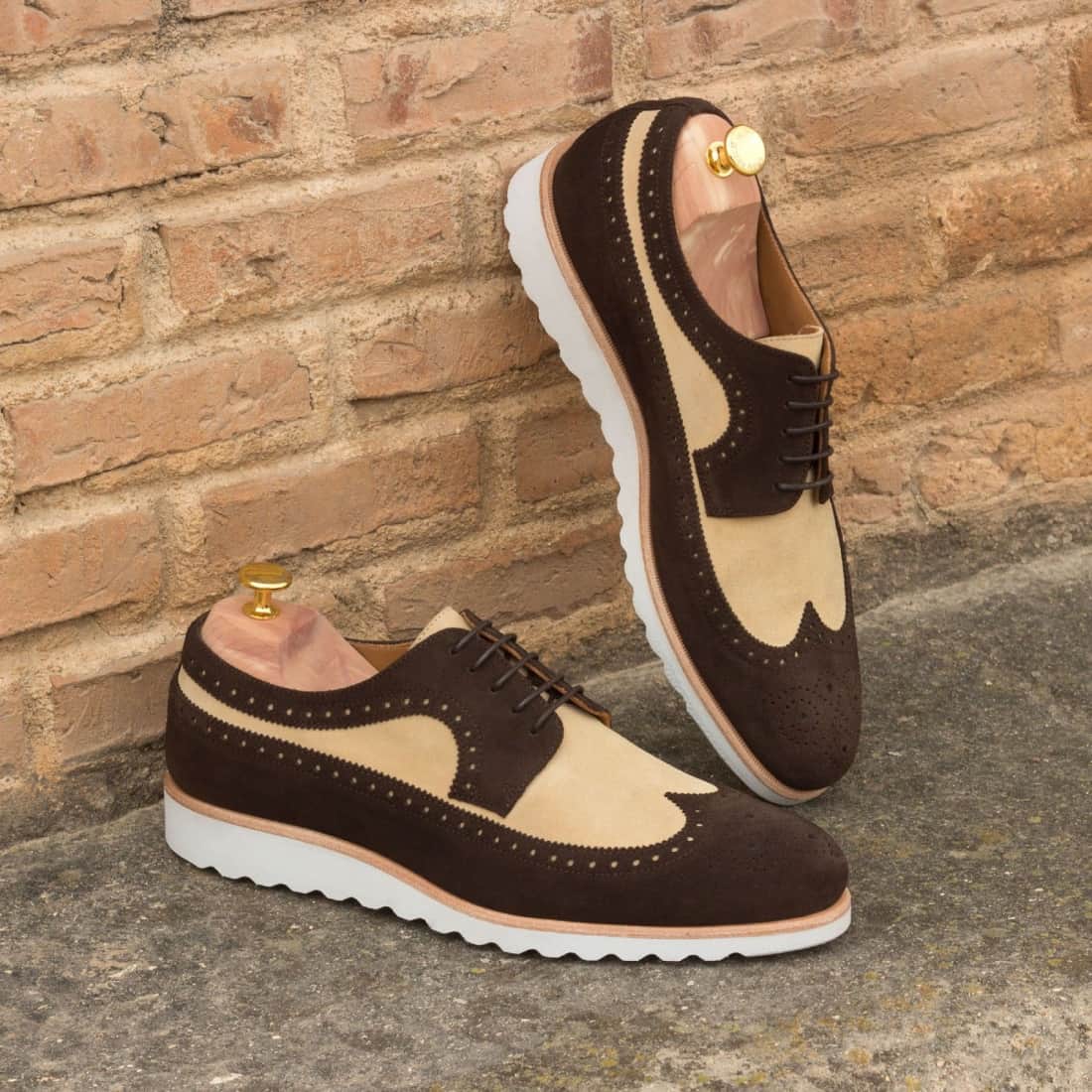 Derbie Brogue fleuri en daim marron foncé et beige - Semelles Sport – vue 4