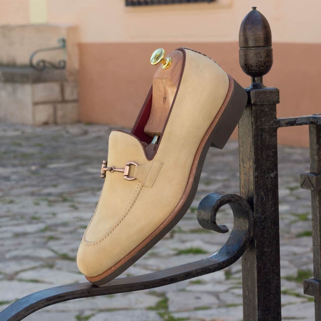 Mocassin à mors en daim beige - Semelles Caoutchouc – vue 4