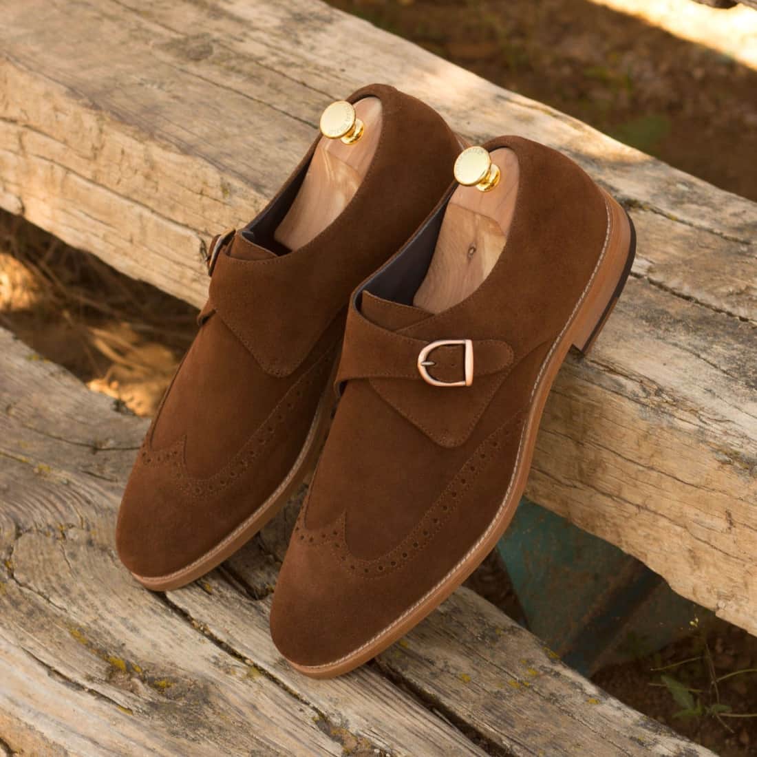Chaussure à boucle bout fleuri en daim camel – vue 4