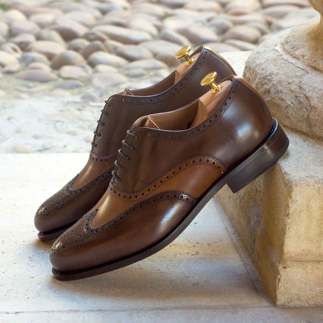 Richelieu fleuri en cuir patiné marron foncé et cognac – vue 4