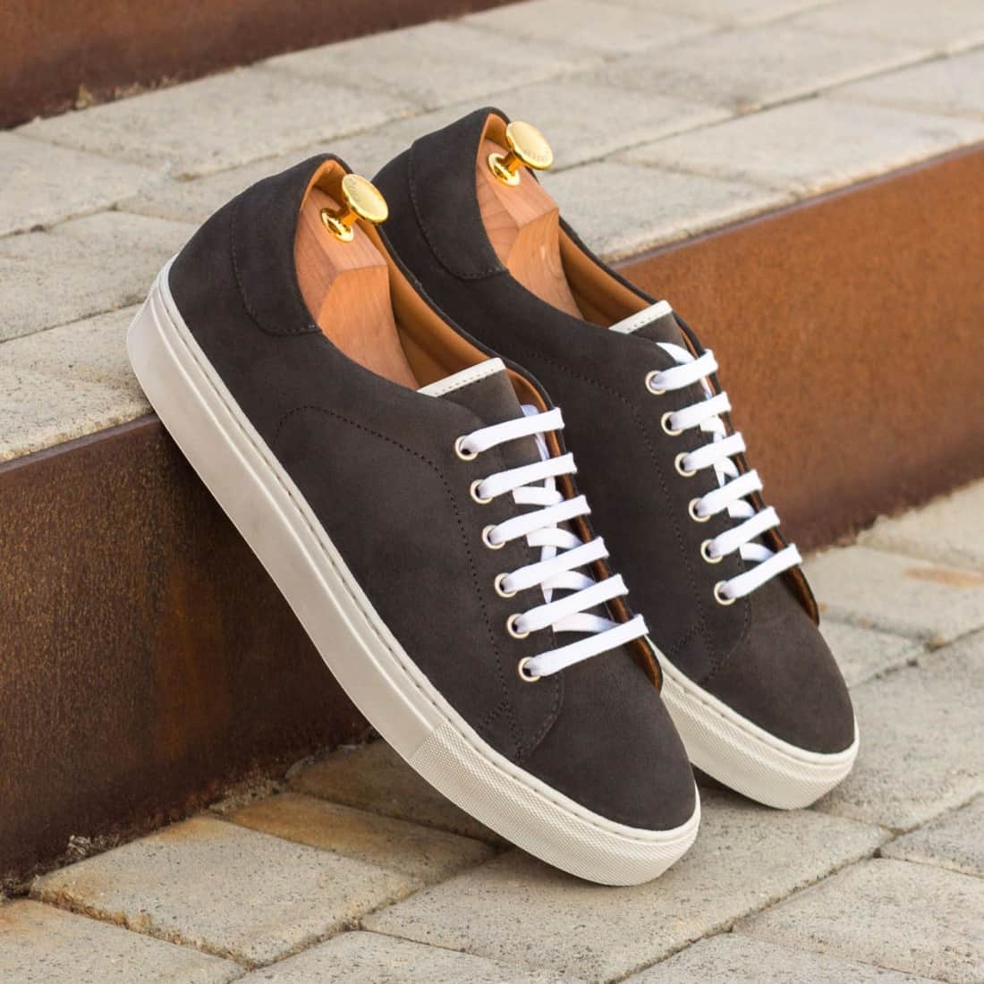 Sneakers Jersey en daim gris - Semelles Blanches