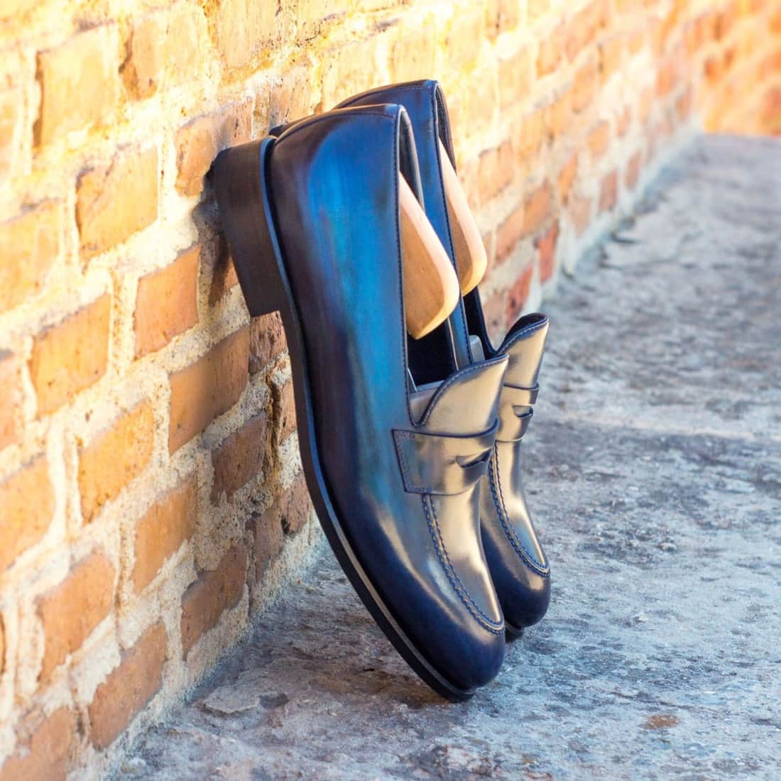 Mocassins Penny à bandeau en cuir patiné bleu – vue 5