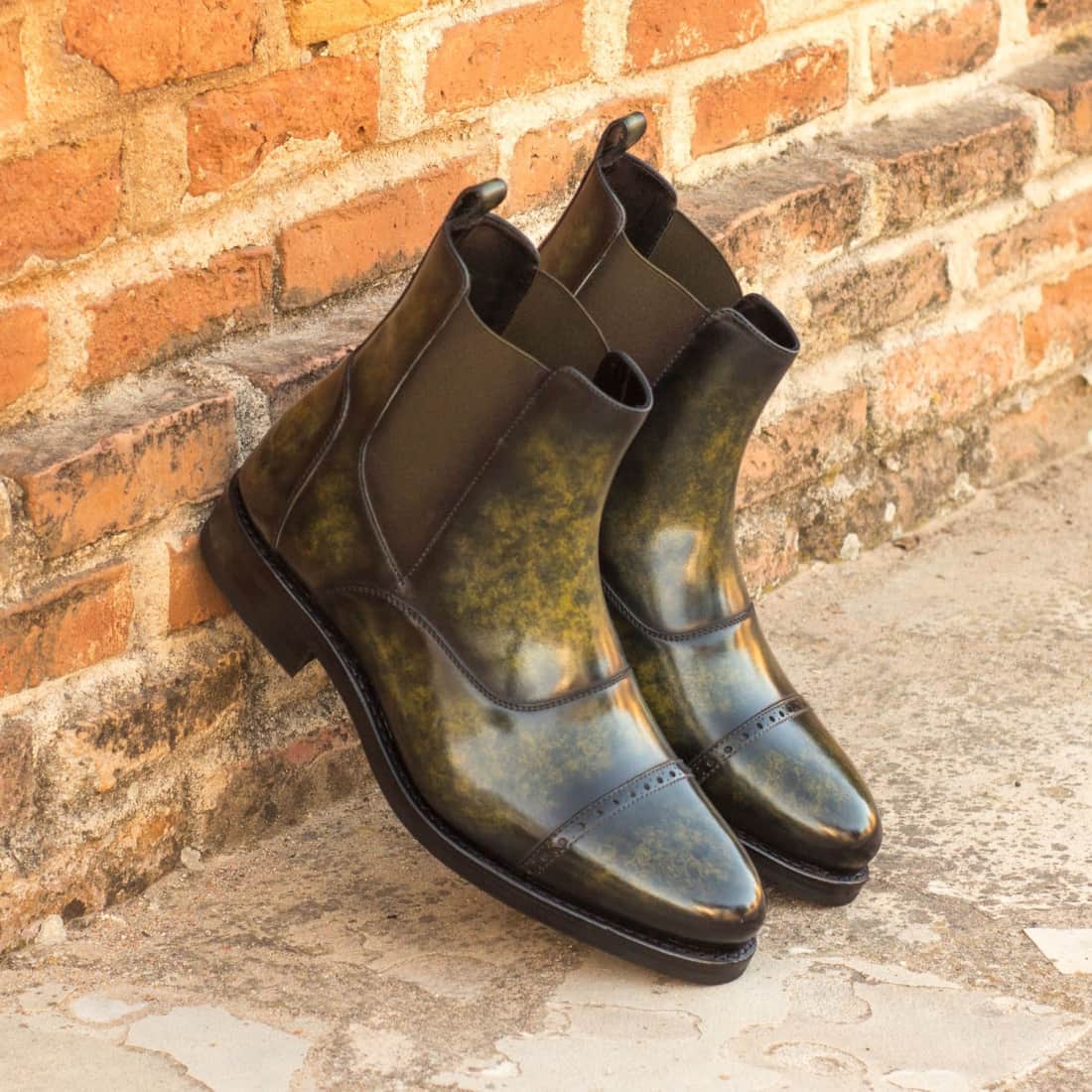 Cheslea Boots Cut en cuir patiné vert forêt - Semelles Dainite® – vue 4
