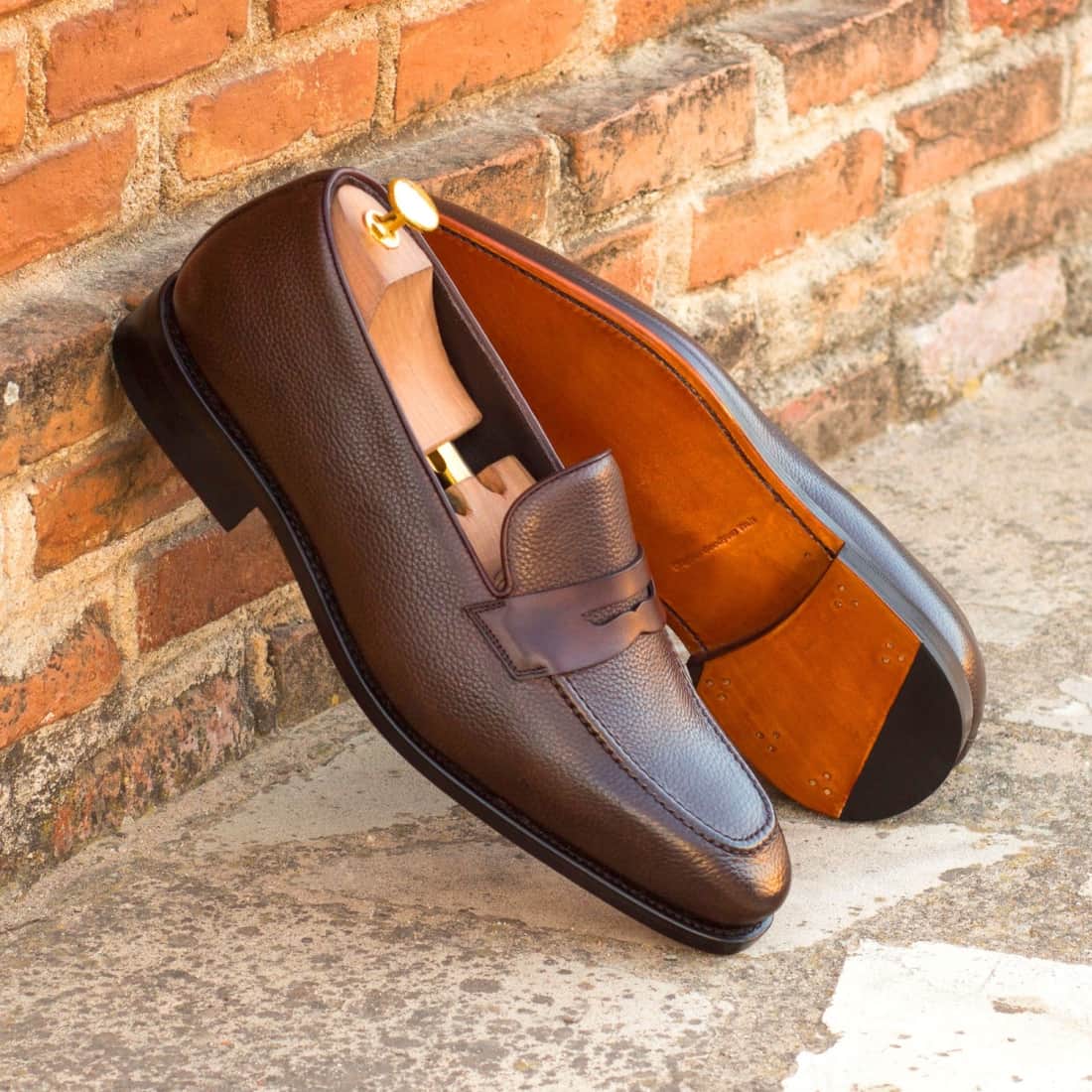 Mocassins Penny à bandeau en cuir grainé marron - Chaussures