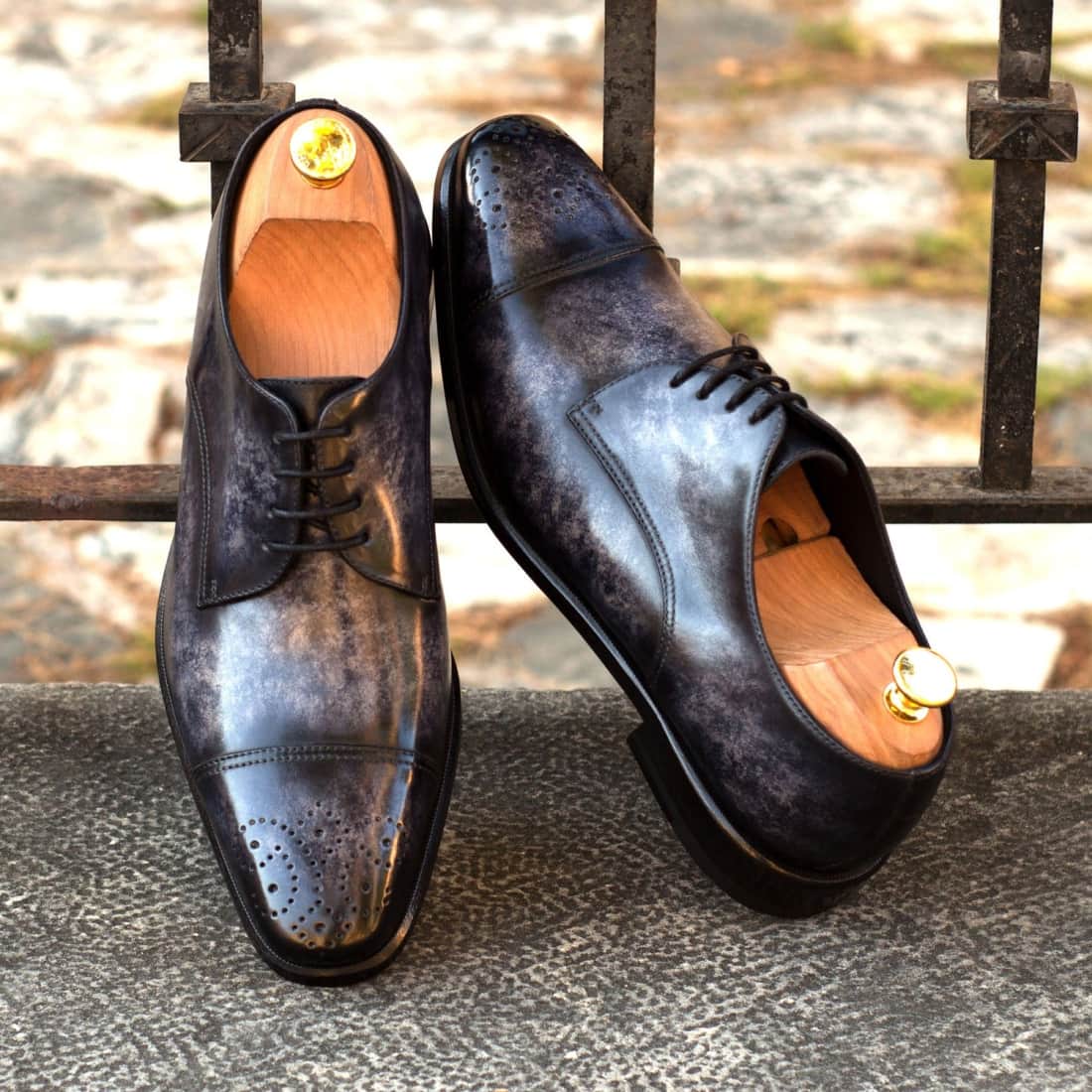 Derbie Bout Droit Fleuri en cuir patiné gris - Chaussures
