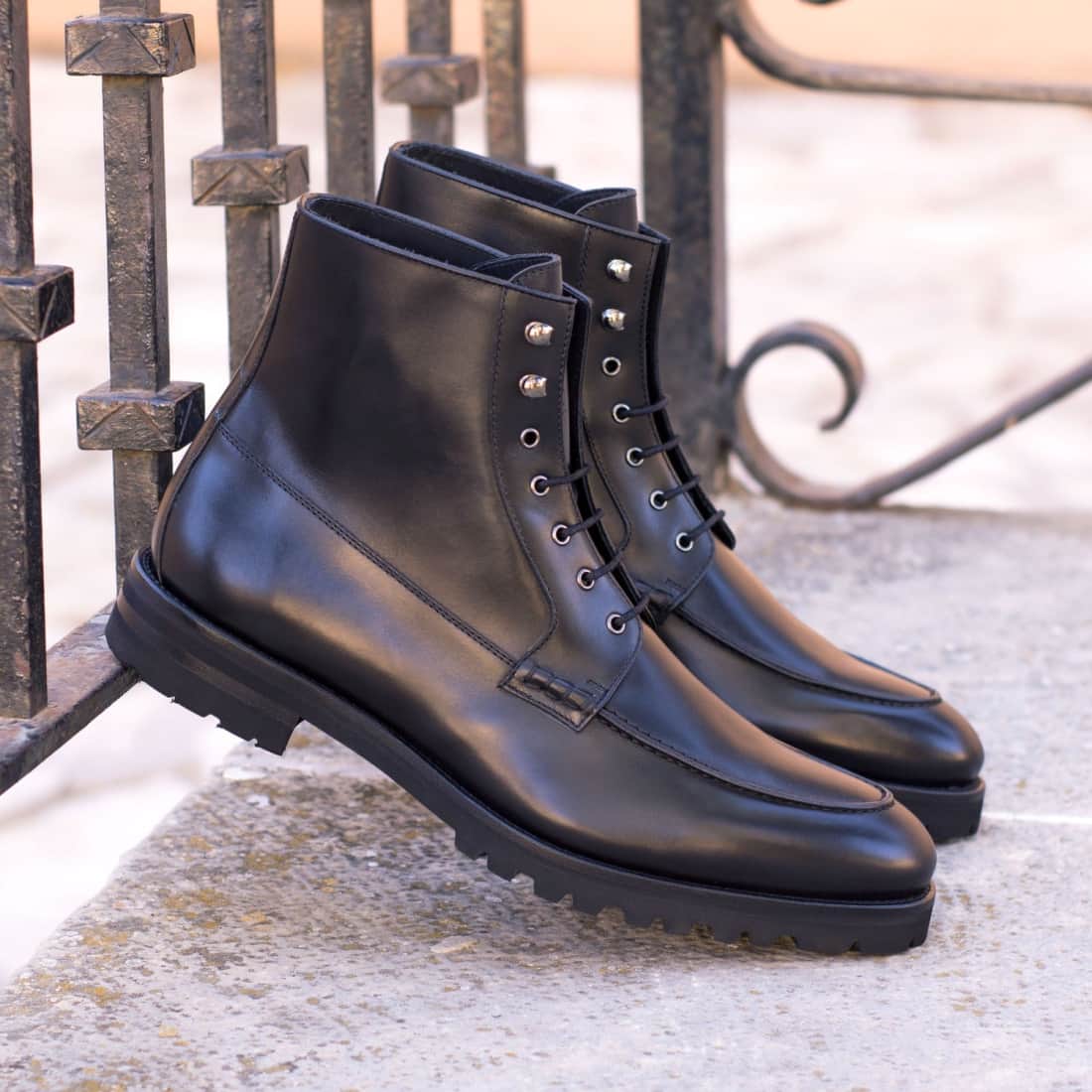 Bottines Derby Demi-Chasse en cuir noir - Semelles Commando – vue 4
