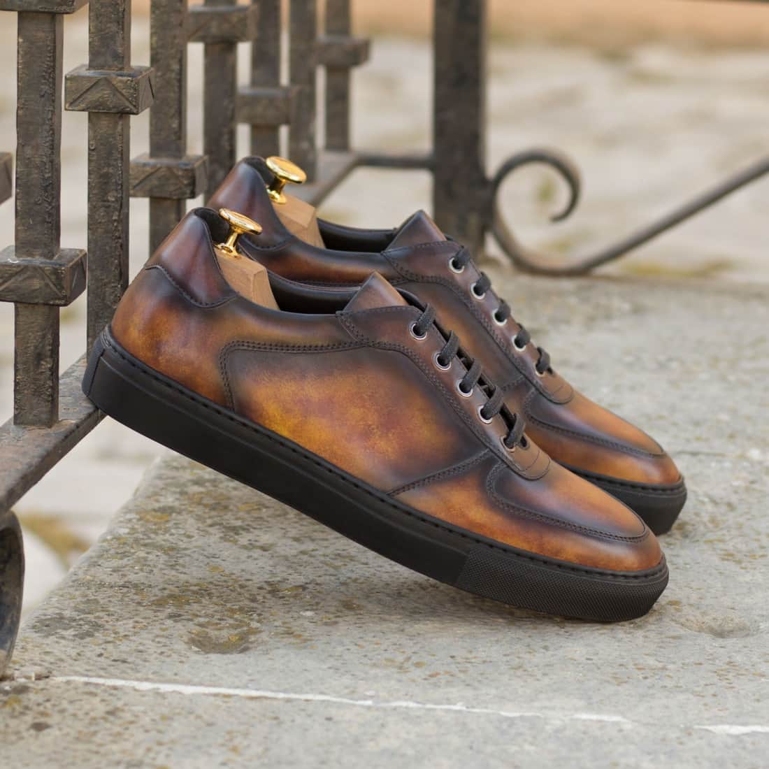 Sneakers Bumper en cuir patiné cognac - Semelles Noires