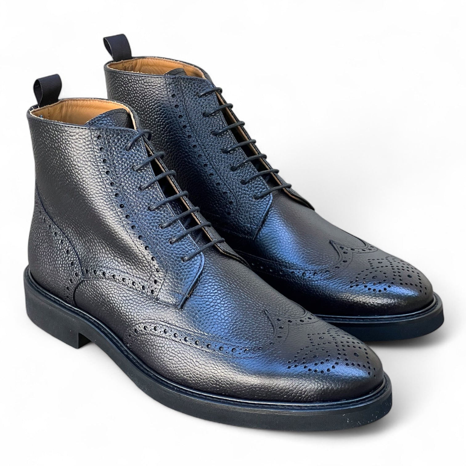 Alpes - Bottines en cuir grainé noir semelles caoutchouc
