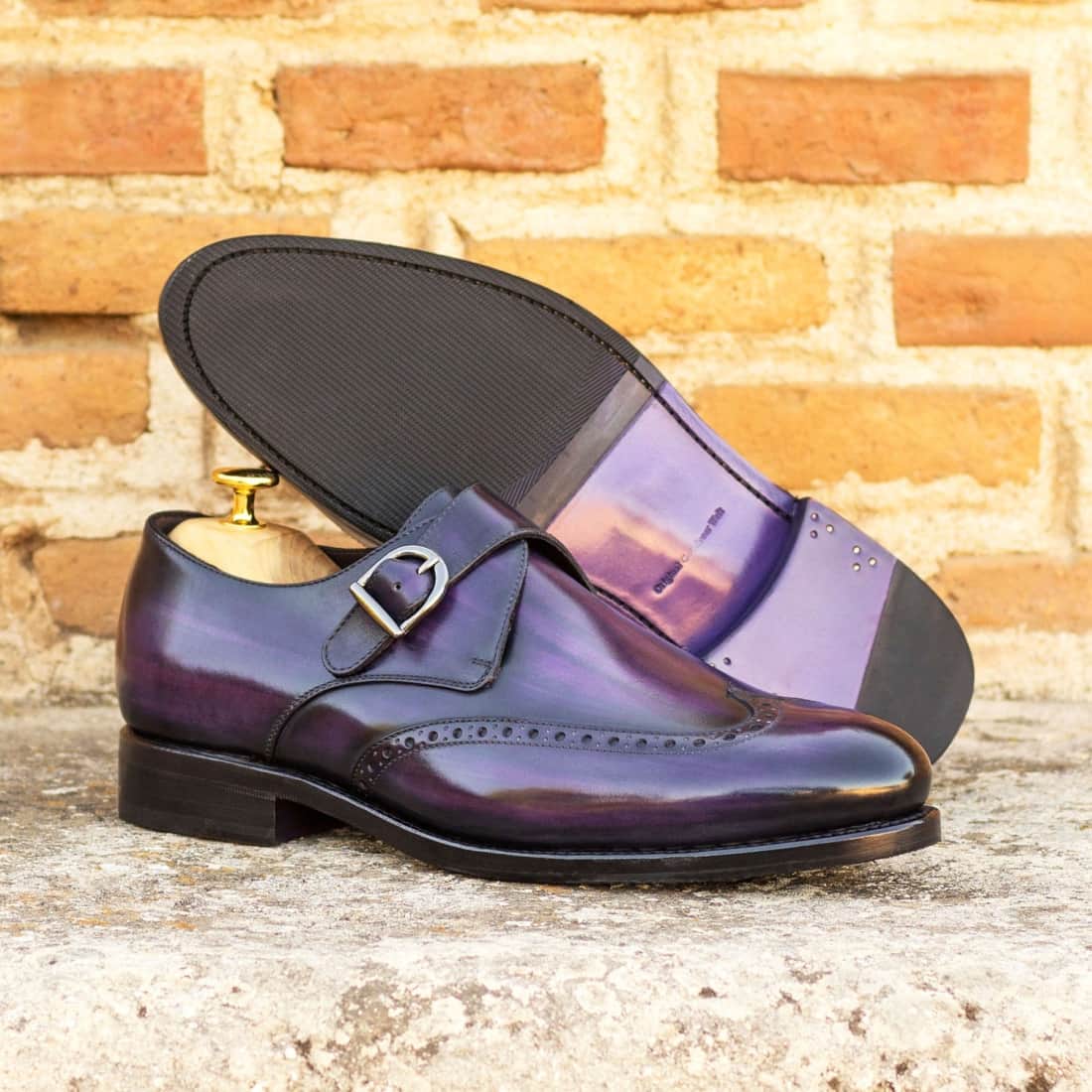 Chaussure à boucle bout fleuri en cuir patiné violet – vue 4