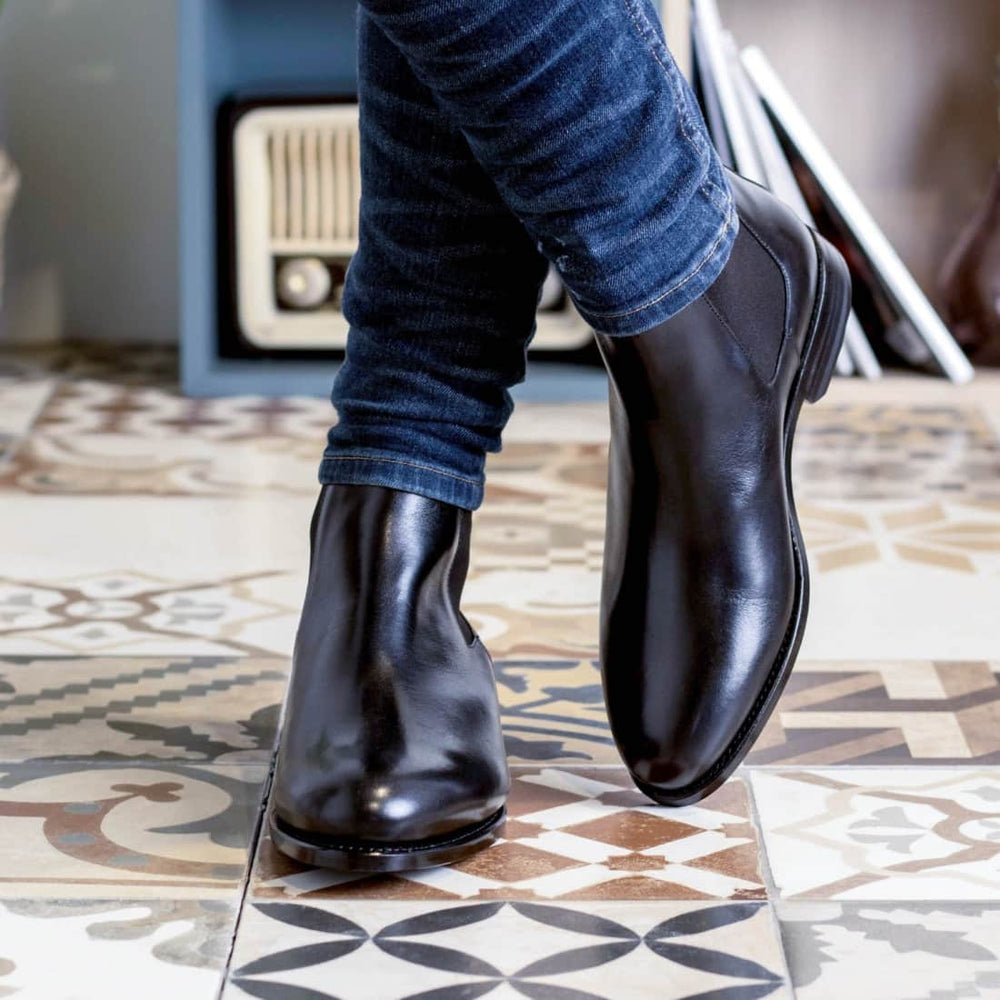 Cheslea Boots en cuir noir – vue 4