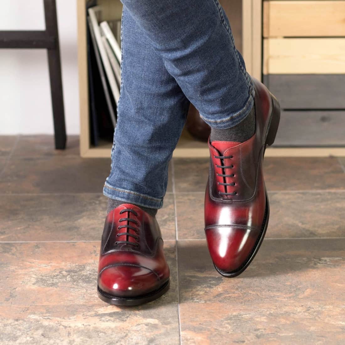 Richelieu bout droit en cuir patiné bordeaux - Chaussures