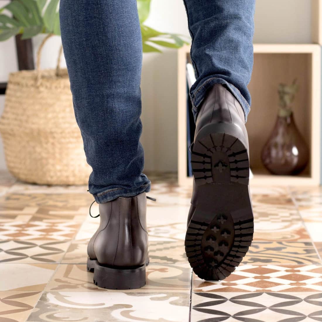 Chukka Boots en cuir gris - Semelles Commando – vue 5