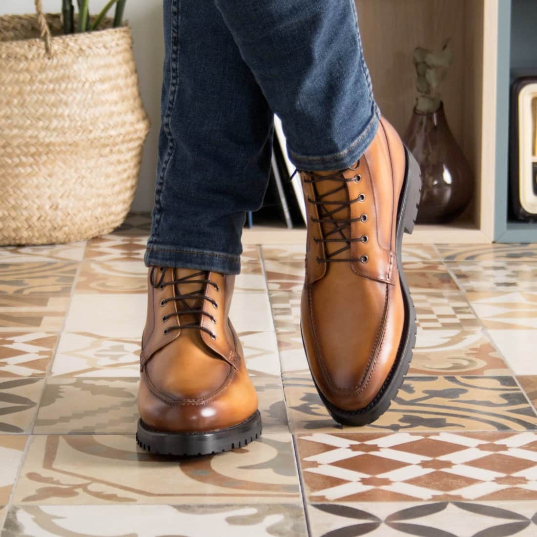 Bottines Derby Demi-Chasse en cuir marron clair - Semelles Commando – vue 4