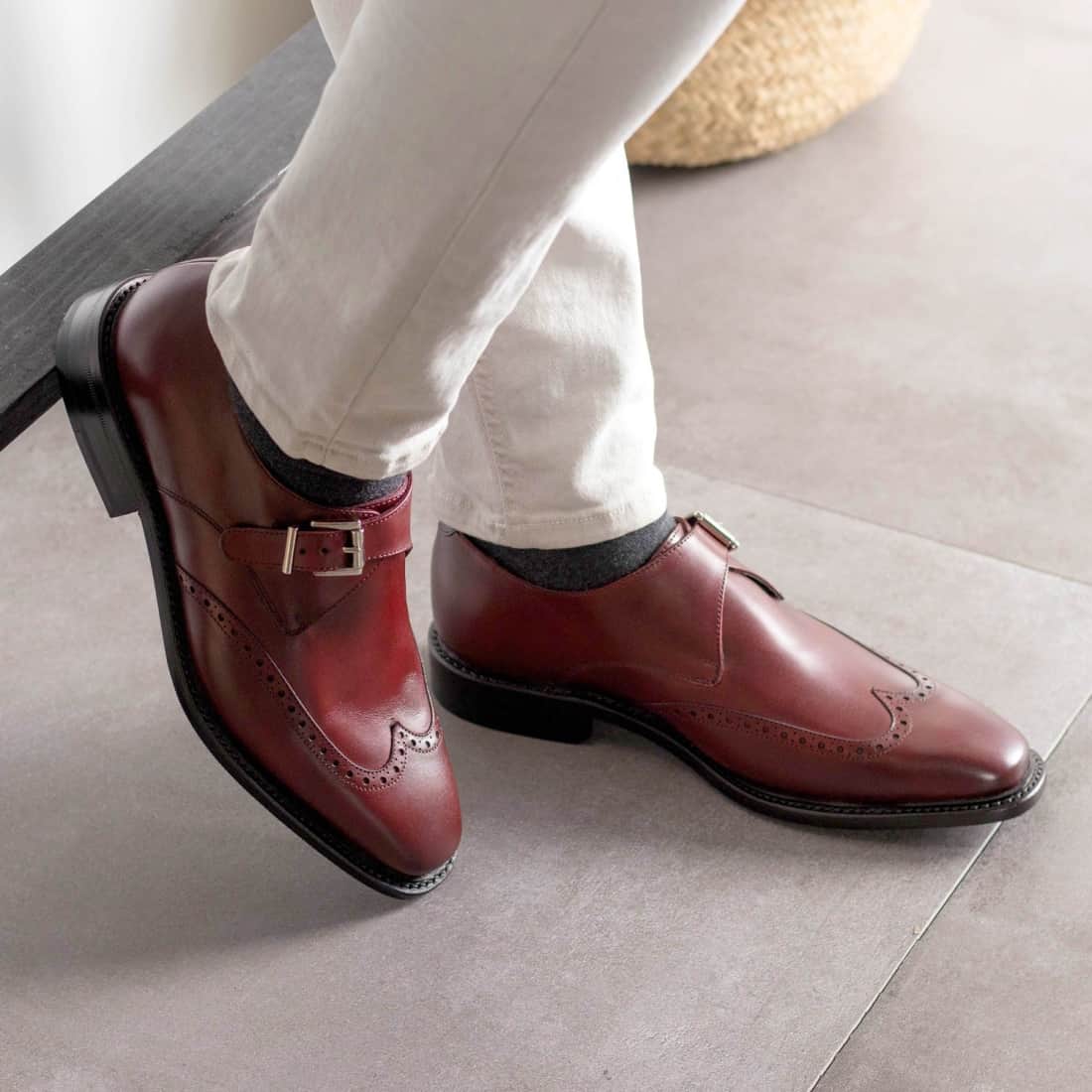 Chaussure à boucle bout fleuri en cuir bordeaux - Chaussures