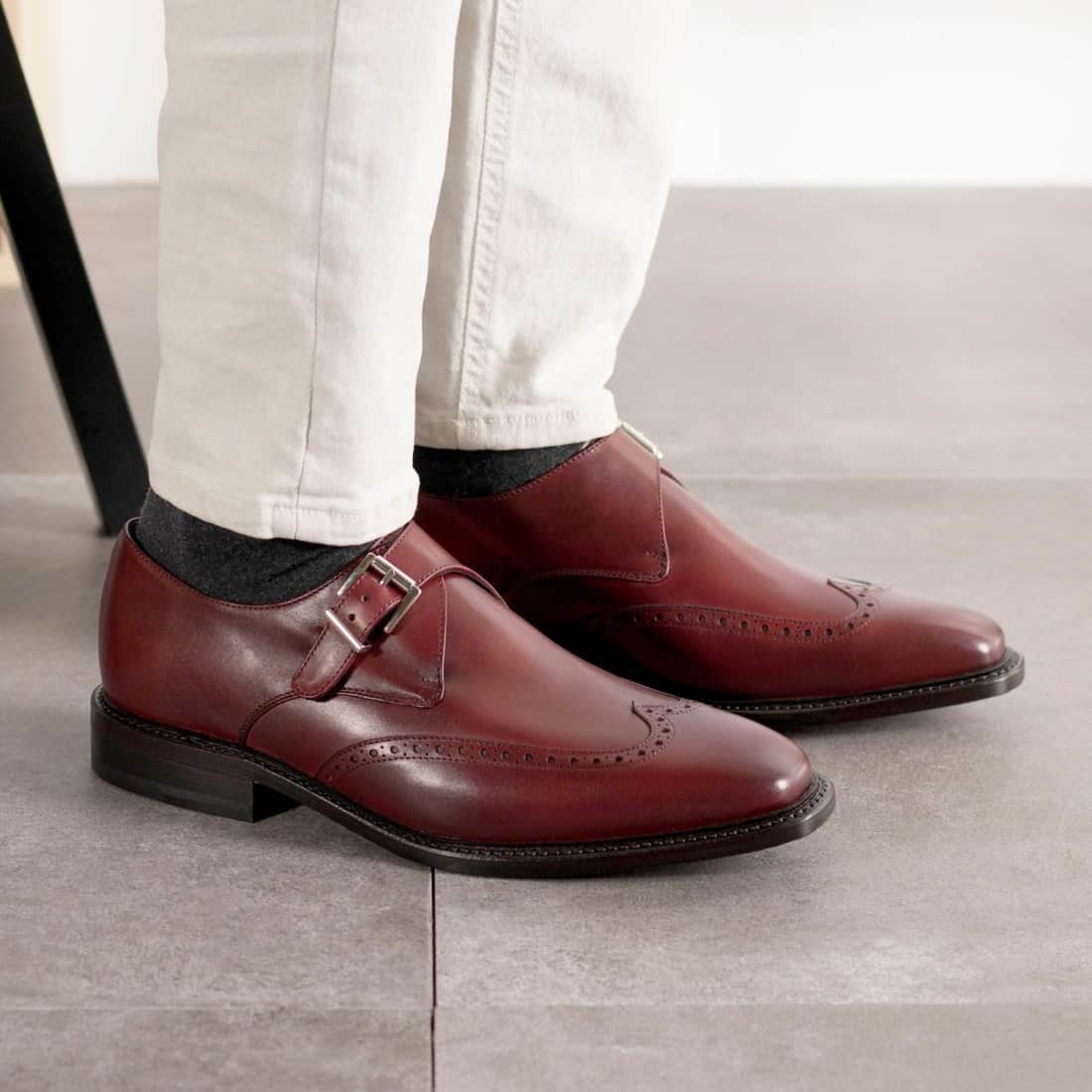 Chaussure à boucle bout fleuri en cuir bordeaux - Chaussures