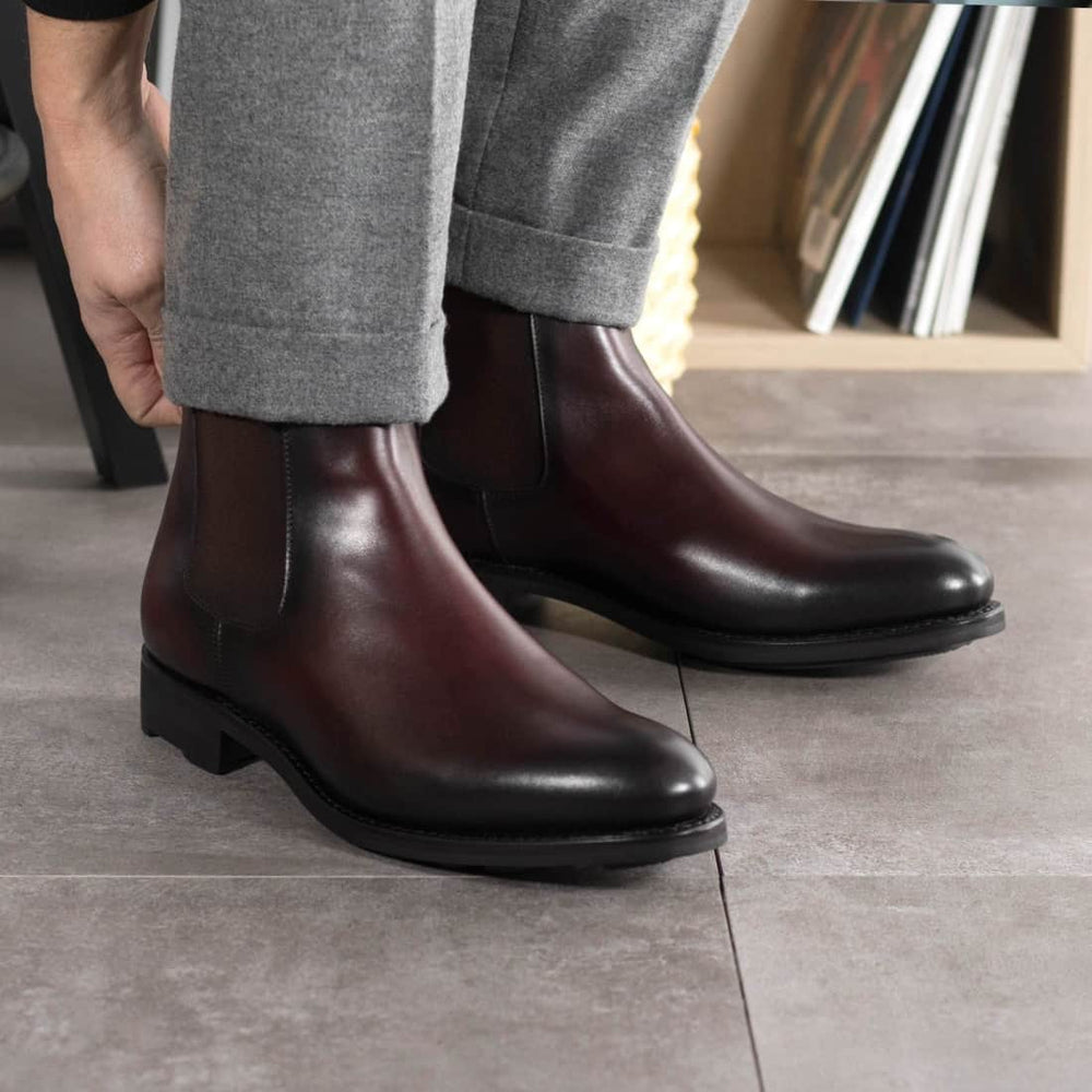 Cheslea Boots en cuir bordeaux - Semelles Commando – vue 5