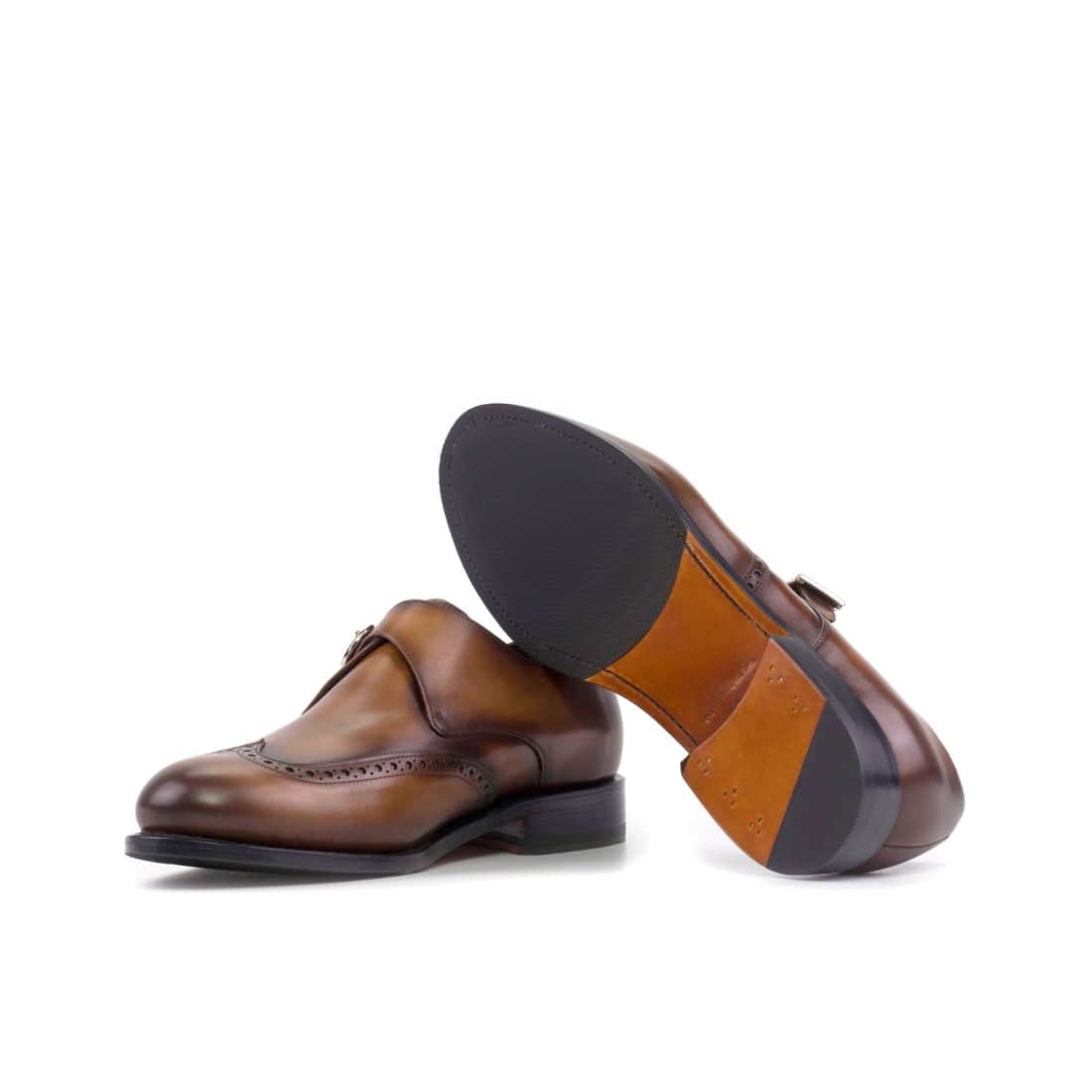 Chaussure à boucle bout fleuri en cuir patiné cognac
