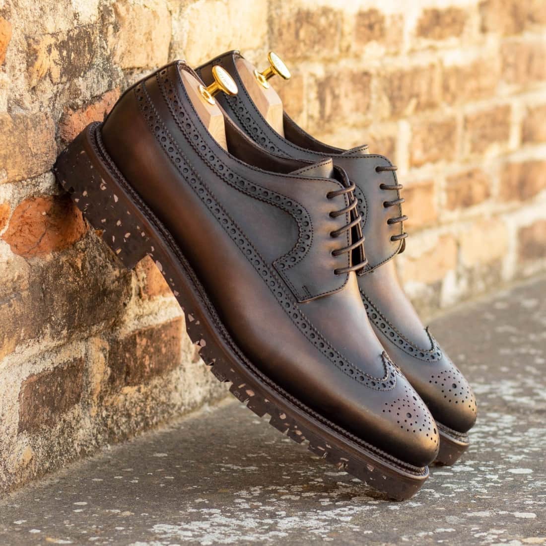 Derbie Brogue fleuri en cuir marron foncé - Semelles