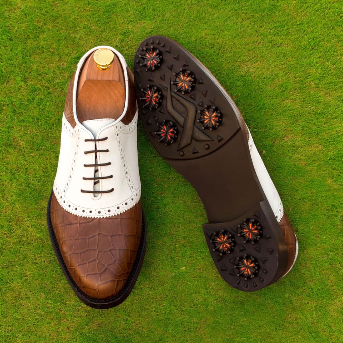 Richelieu de golf en cuir croco marron et blanc - Chaussures