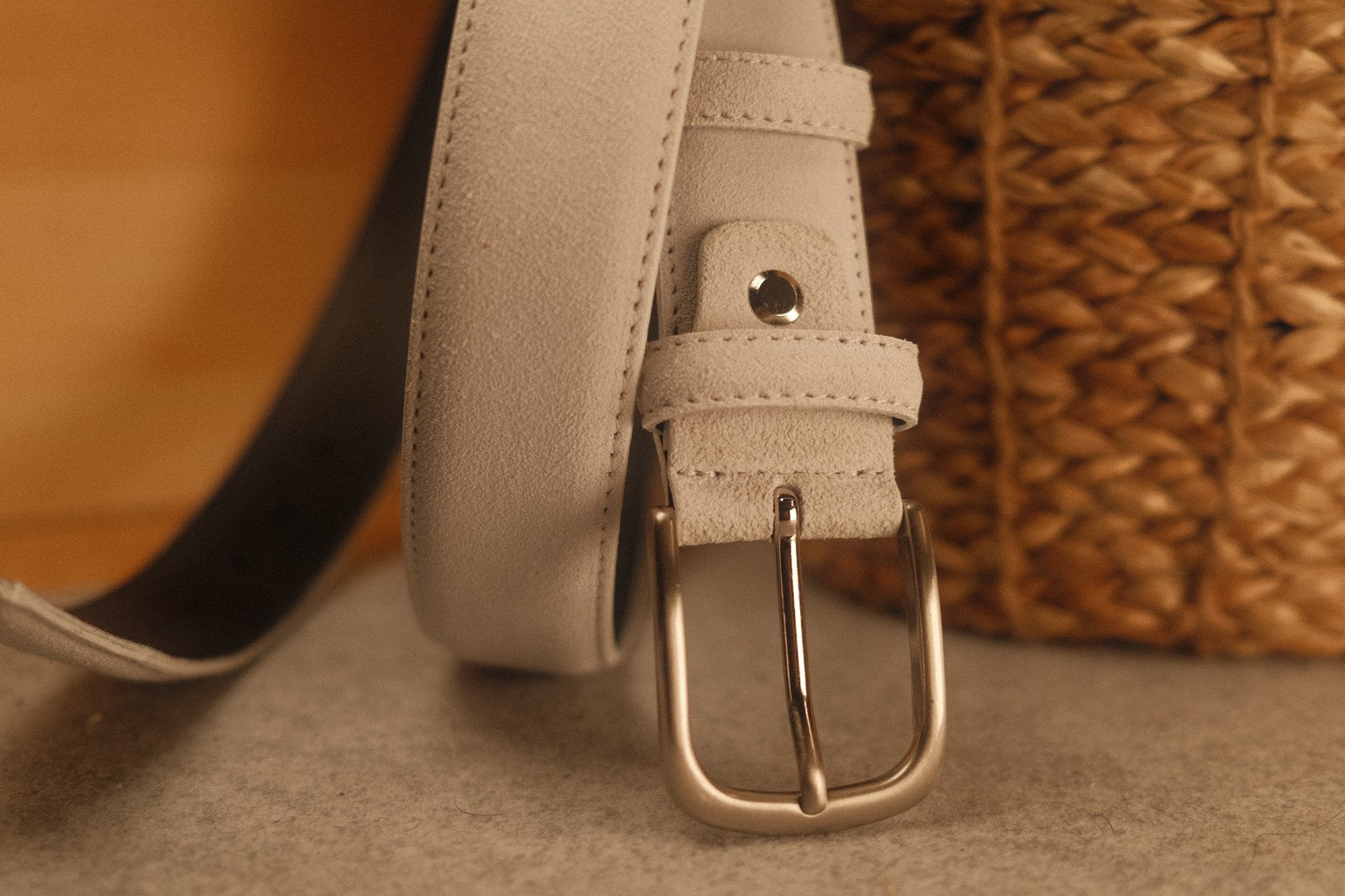 Ceinture en daim blanc boucle ronde 35 mm