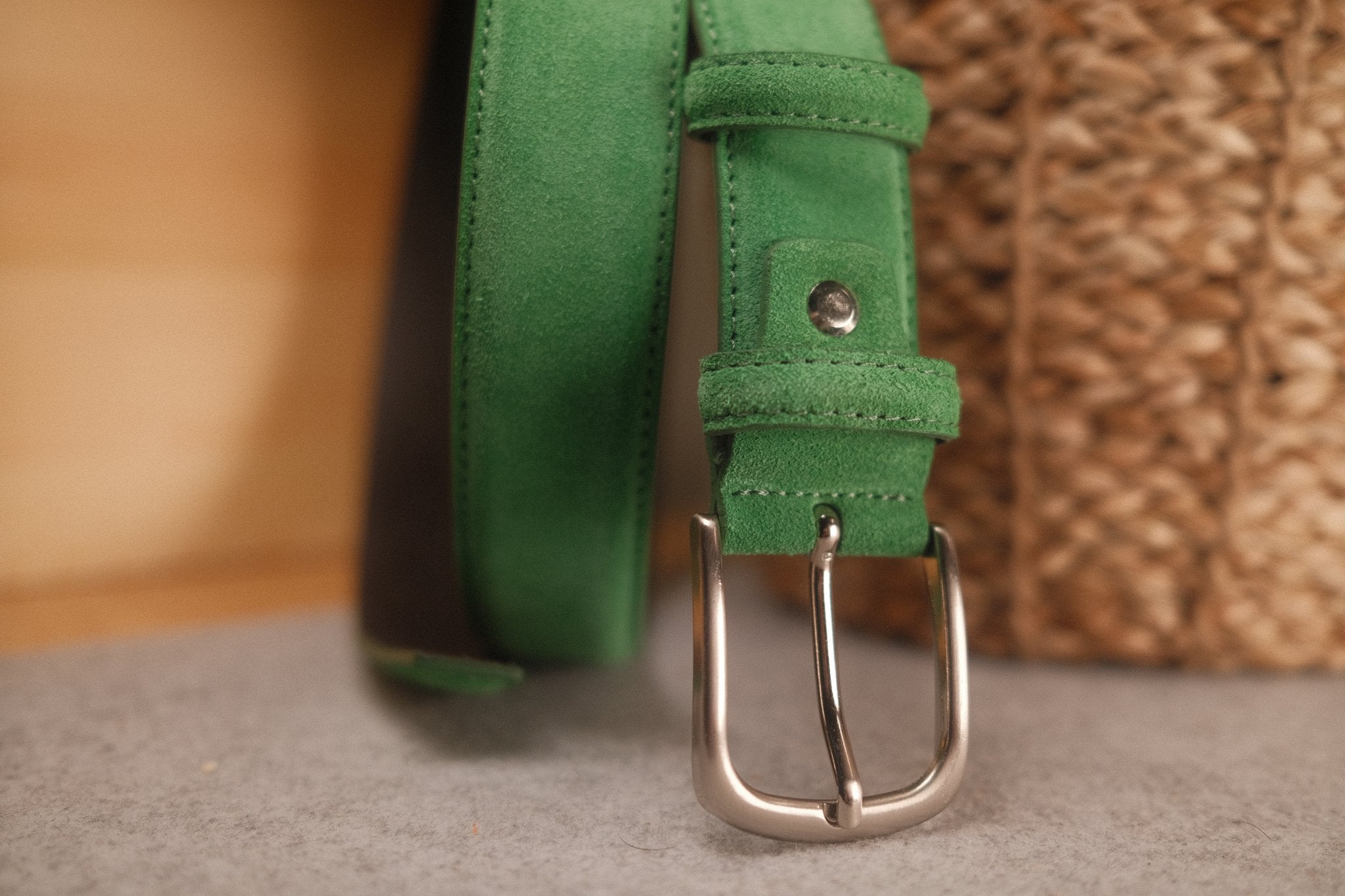 Ceinture en daim vert pomme boucle ronde 35 mm