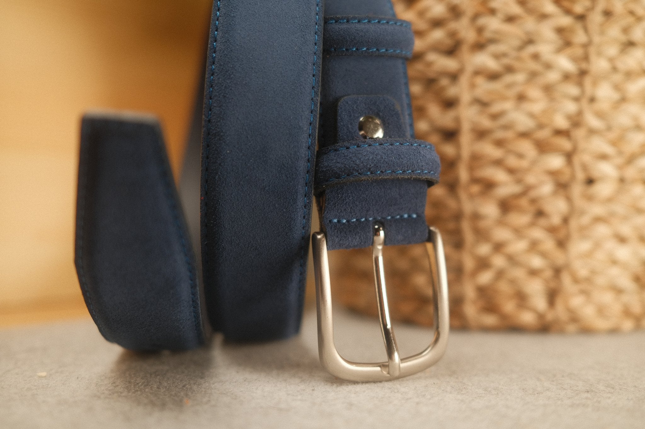 Ceinture en daim bleu boucle ronde 35 mm