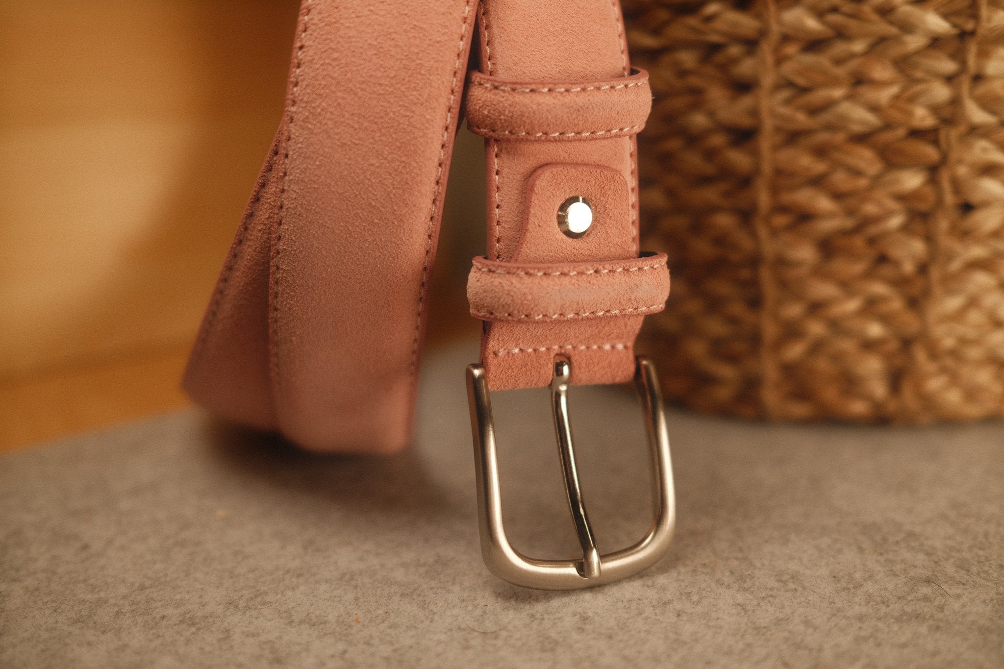 Ceinture en daim rose pâle boucle ronde 35 mm