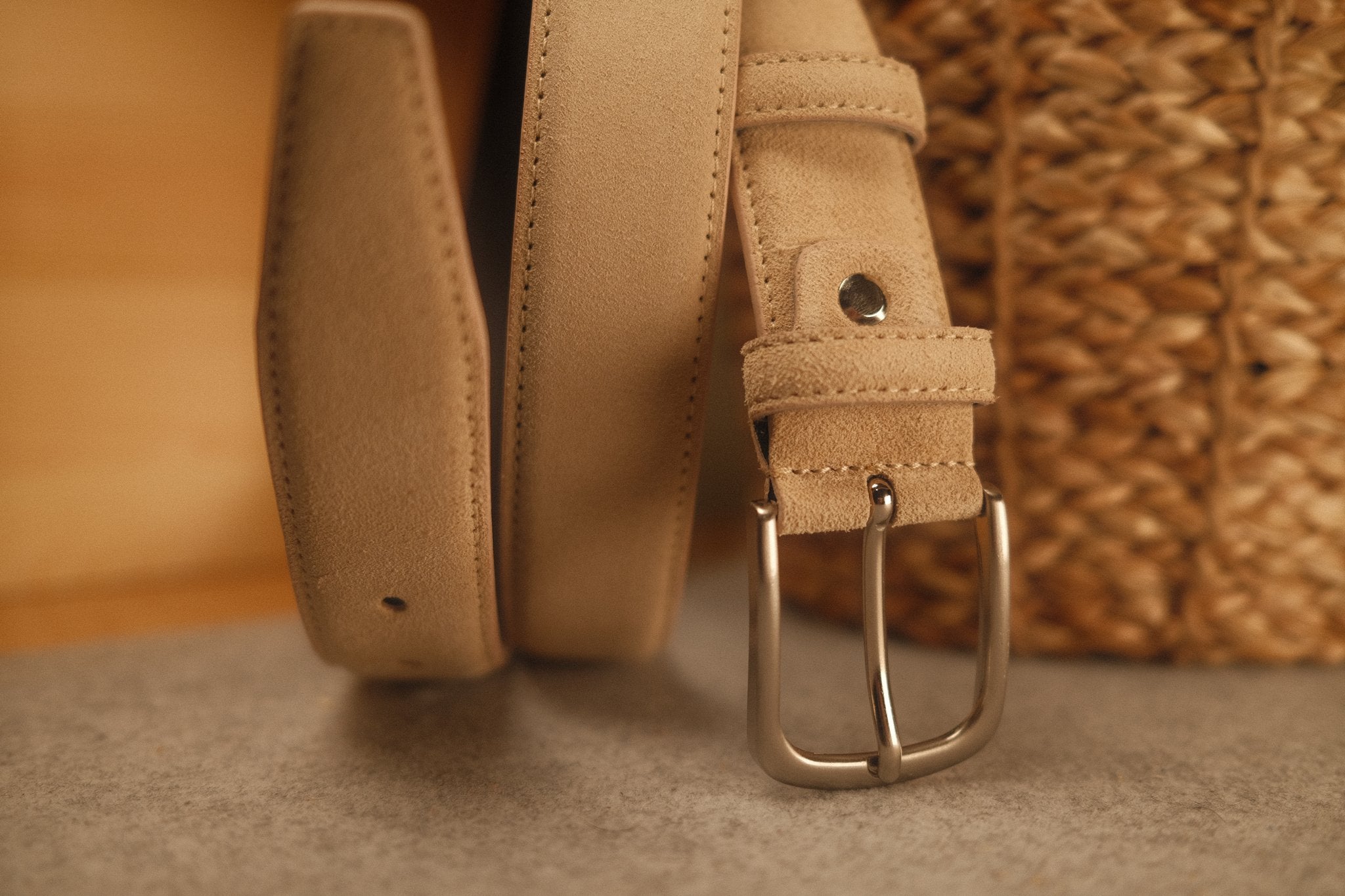Ceinture en daim beige boucle ronde 35 mm