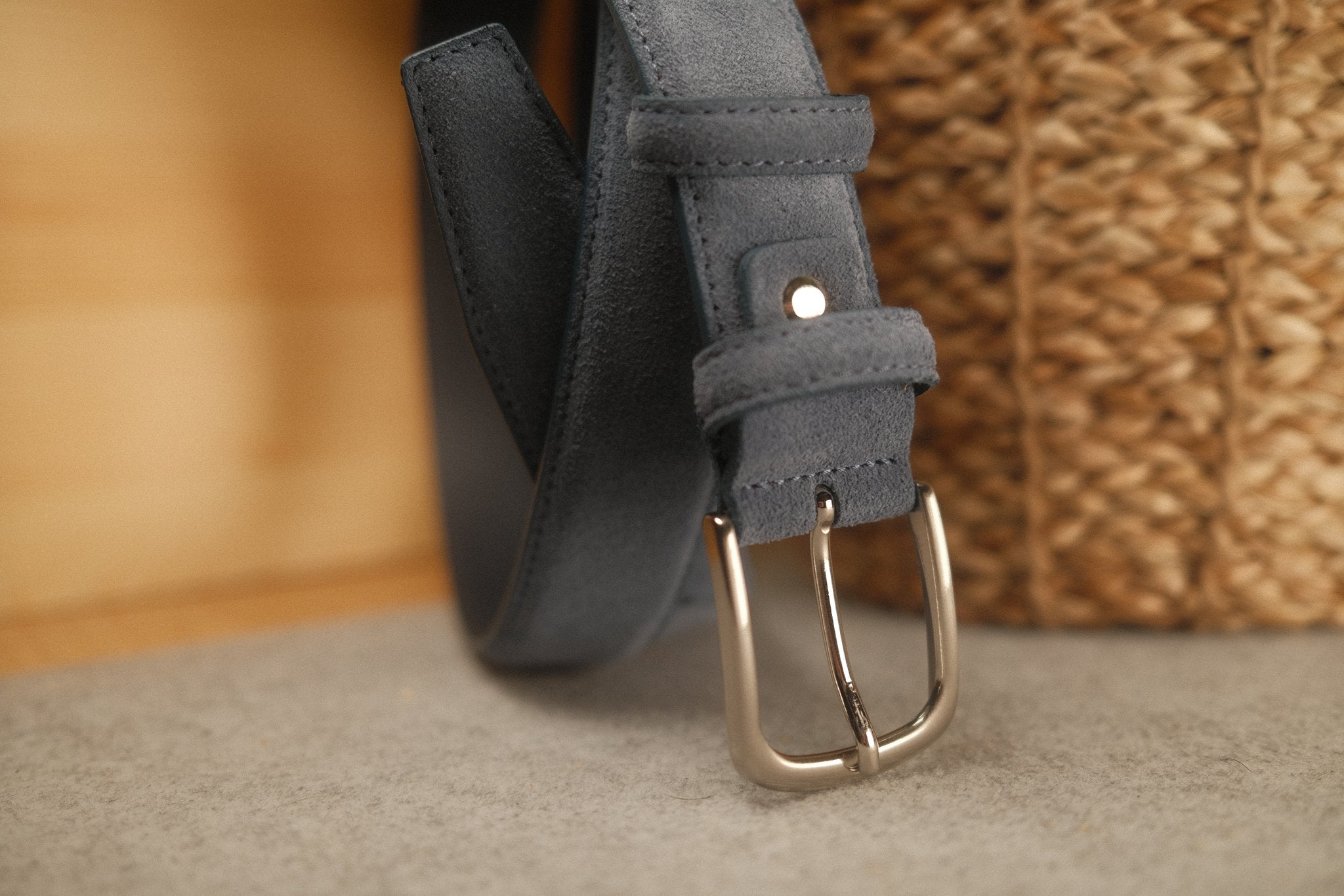 Ceinture en daim bleu jean boucle ronde 35 mm