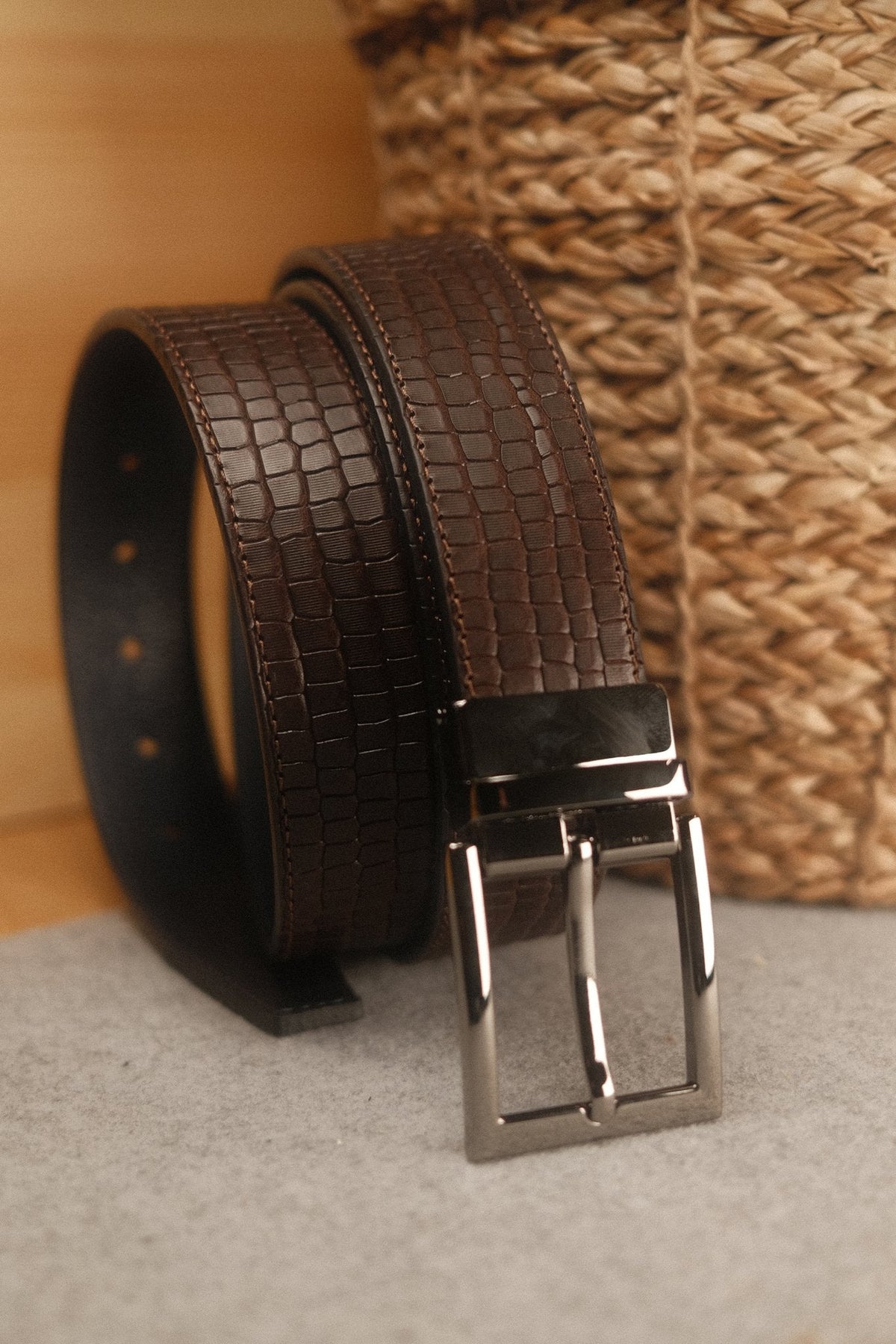 Ceinture en cuir Marron Foncé - Bleu Marine façon croco réversible 35 mm – vue 4