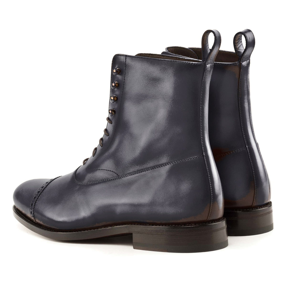 Bottines Balmoral en cuir bleu marine, vue de trois quarts arrière