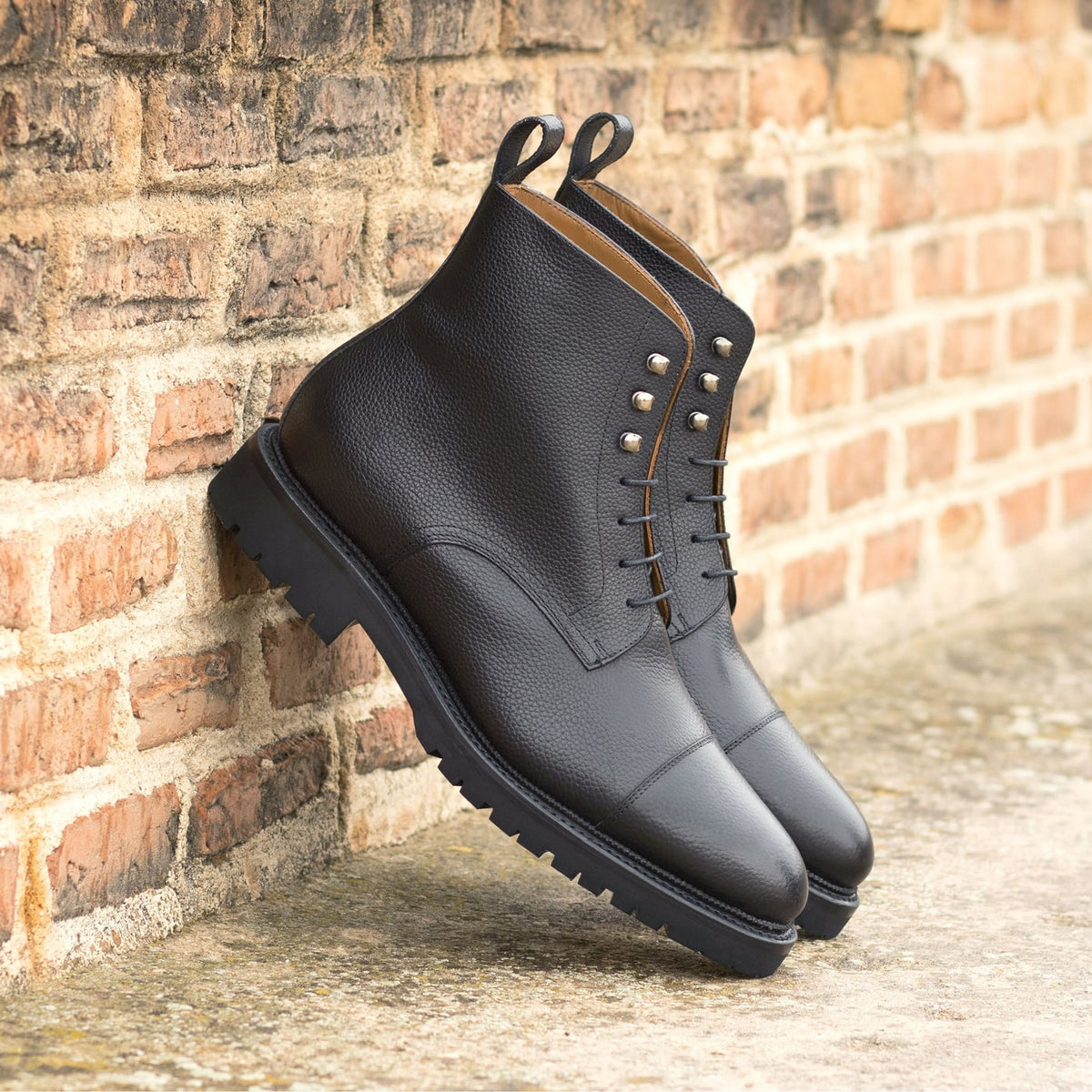 Bottines Bout Droit en cuir grainé noir - Semelles Commando – vue 4