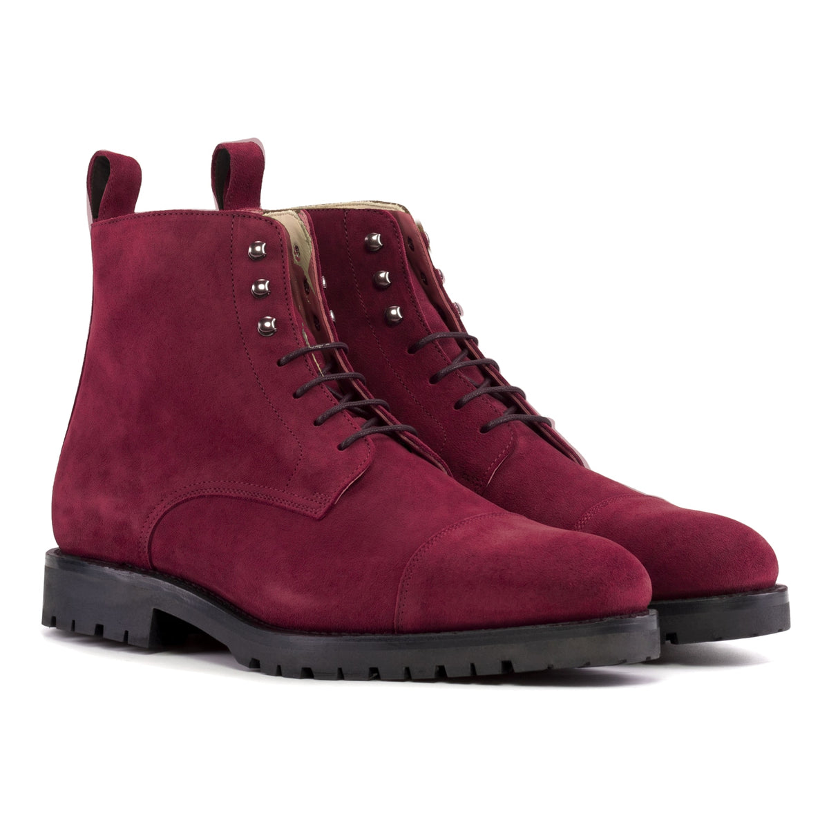 Bottines Bout Droit en daim de chevreau bordeaux, vue de trois quarts avant