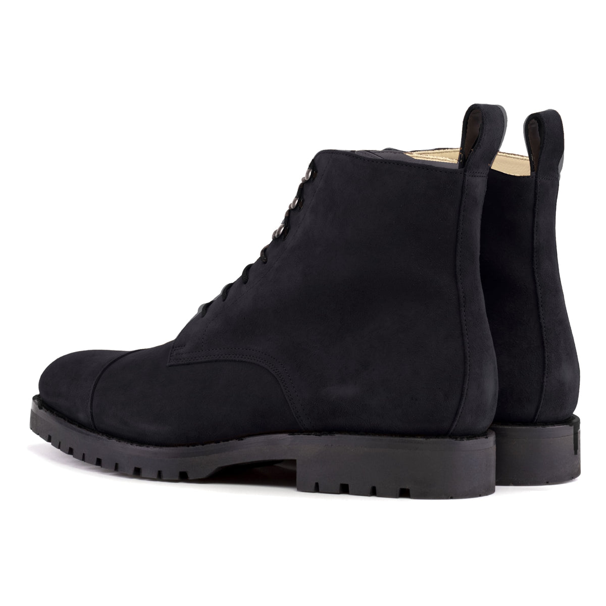 Bottines Bout Droit en daim noir, vue de trois quarts arrière