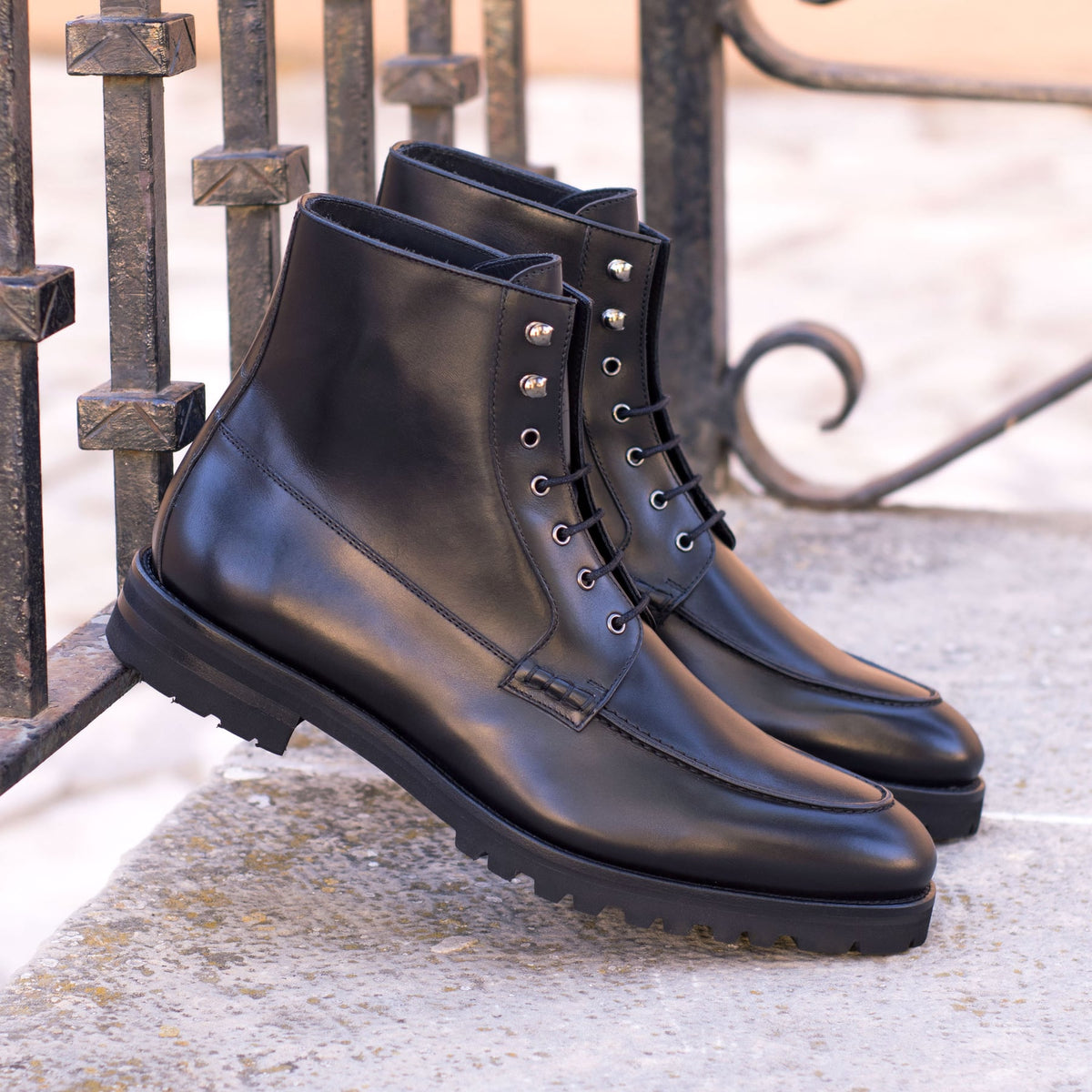 Bottines Derby Demi-Chasse en cuir noir - Semelles Commando – vue 4