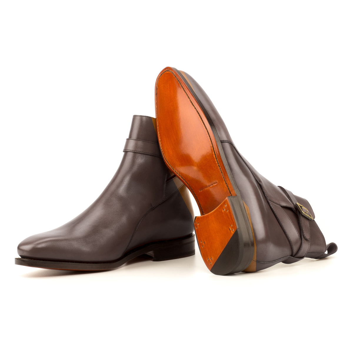 Bottines Jodhpur en cuir marron moyen : une bottine couchée montre la semelle