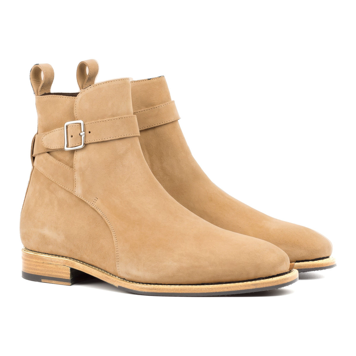 Bottines Jodhpur en daim de chevreau camel, vue de trois quarts avant