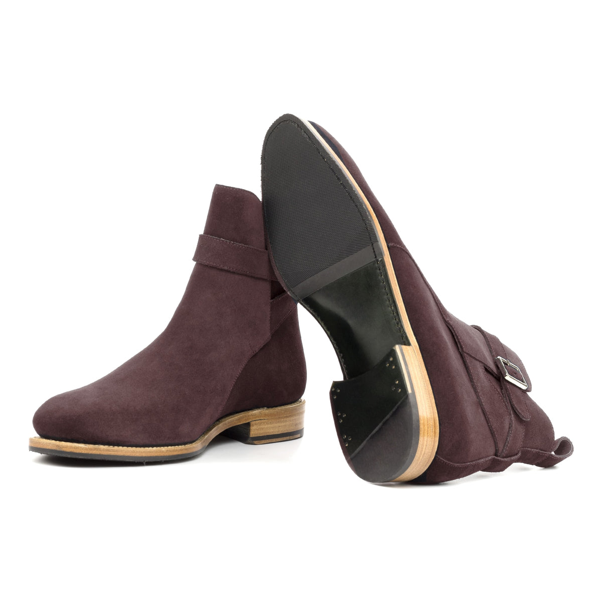 Bottines Jodhpur en daim de chevreau marron : une bottine couchée montre la semelle