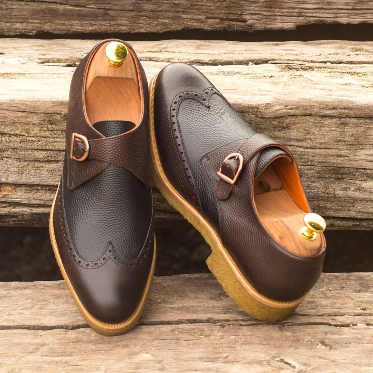 Chaussure à boucle bout fleuri en cuir grainé marron foncé et noir - Semelles crêpe – vue 4